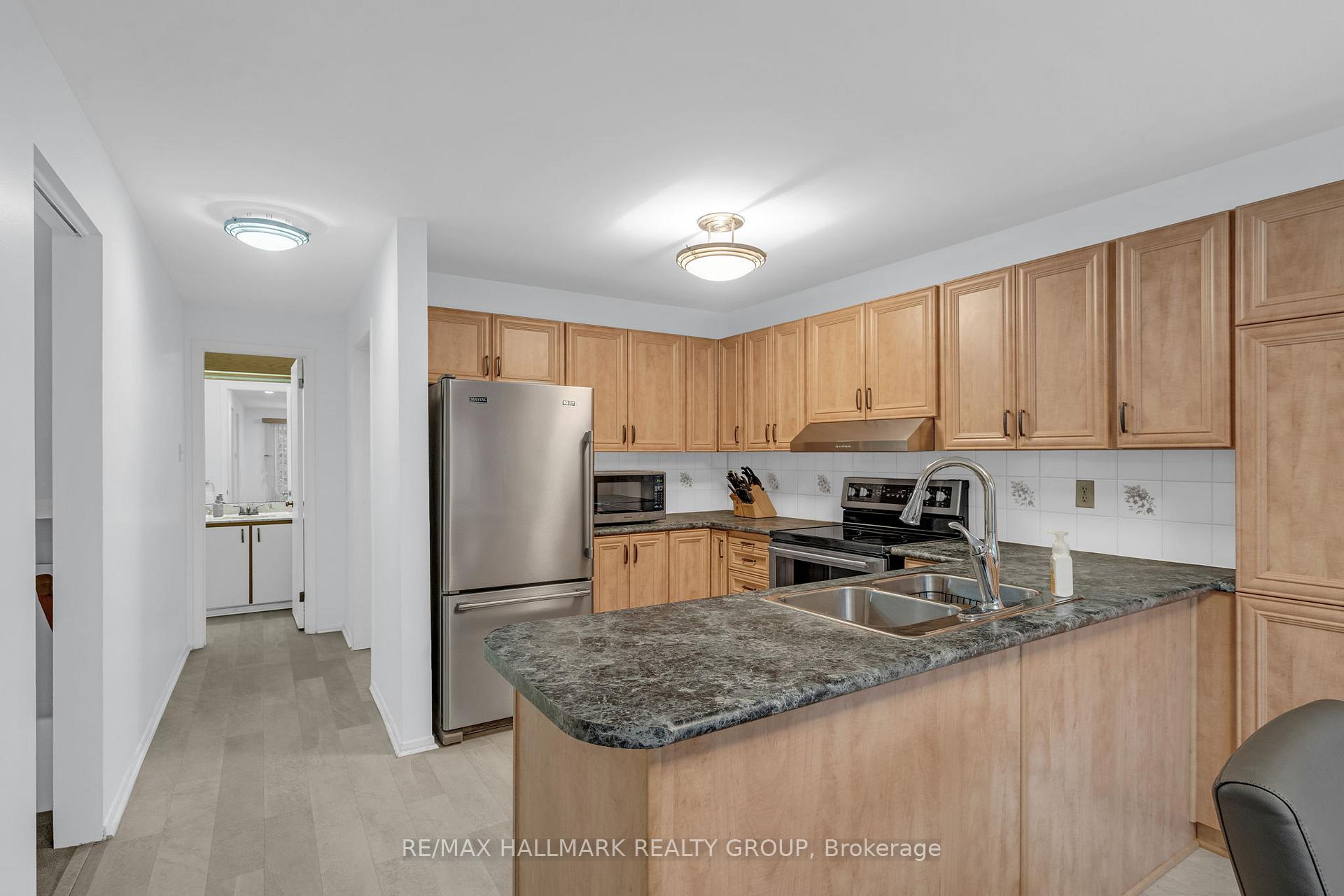 Photo 15 of 1437 Forest Valley Drive, Ottawa, Chapel Hill — HOMEH