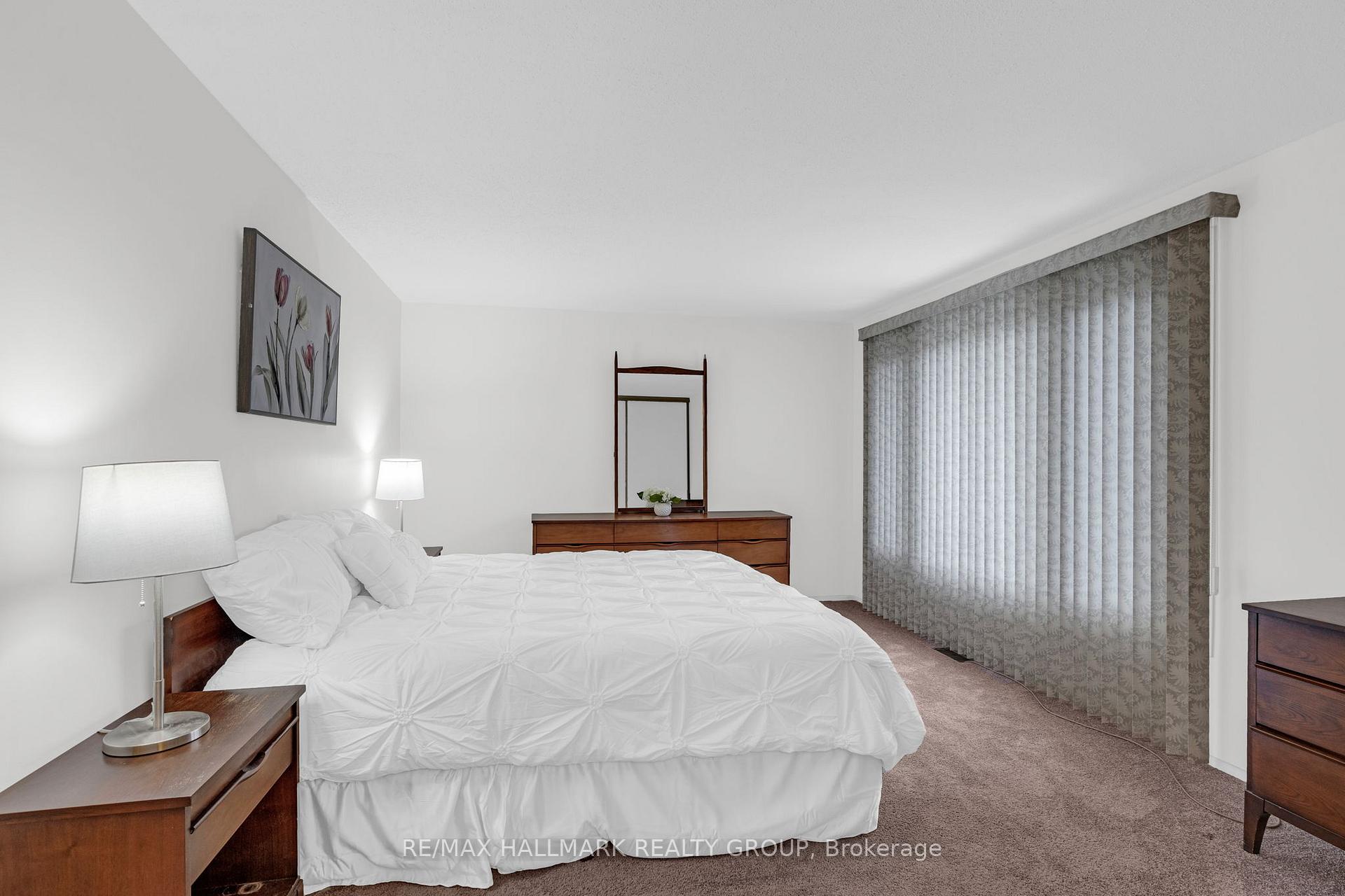 Photo 25 of 1437 Forest Valley Drive, Ottawa, Chapel Hill — HOMEH
