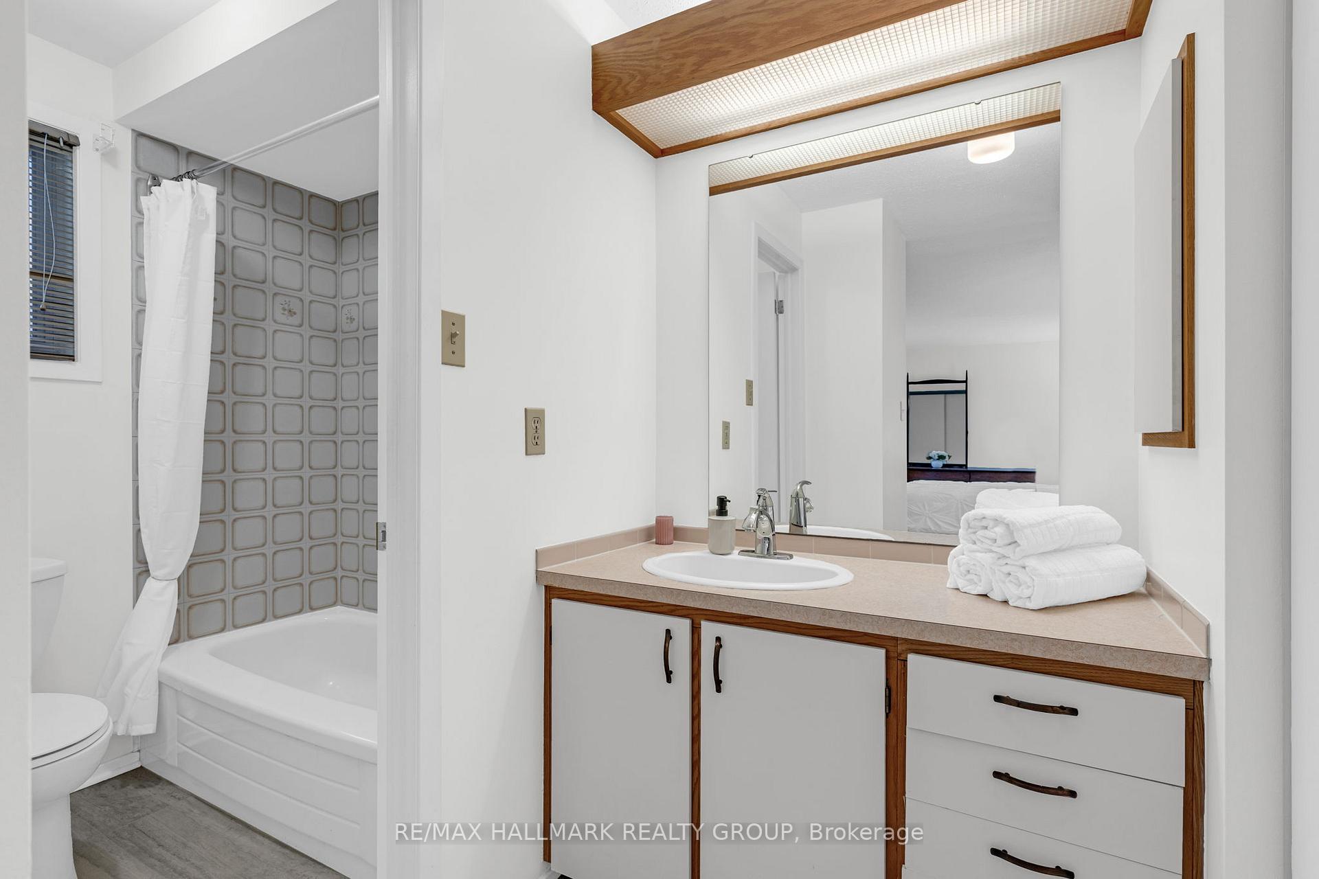 Photo 27 of 1437 Forest Valley Drive, Ottawa, Chapel Hill — HOMEH
