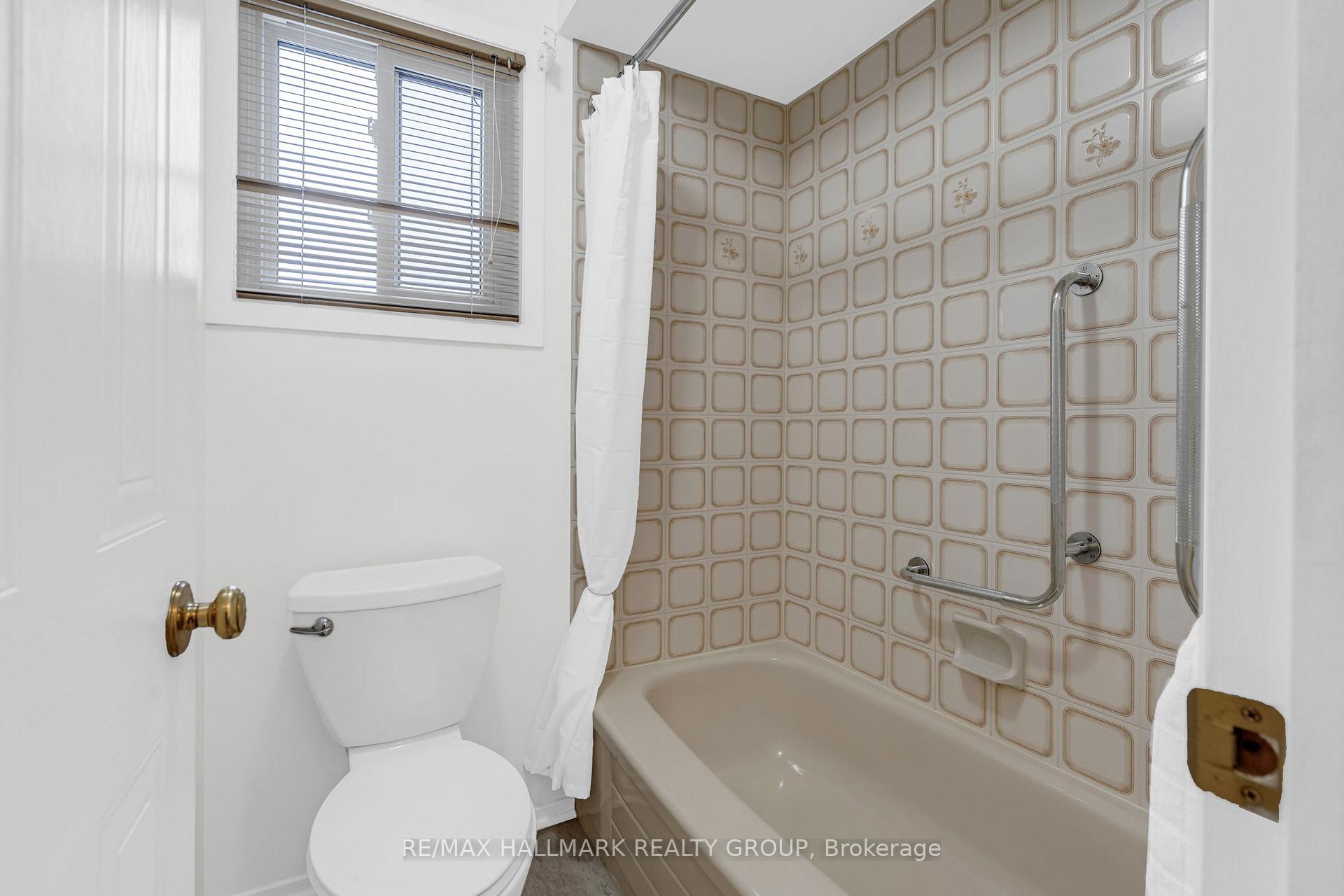 Photo 28 of 1437 Forest Valley Drive, Ottawa, Chapel Hill — HOMEH