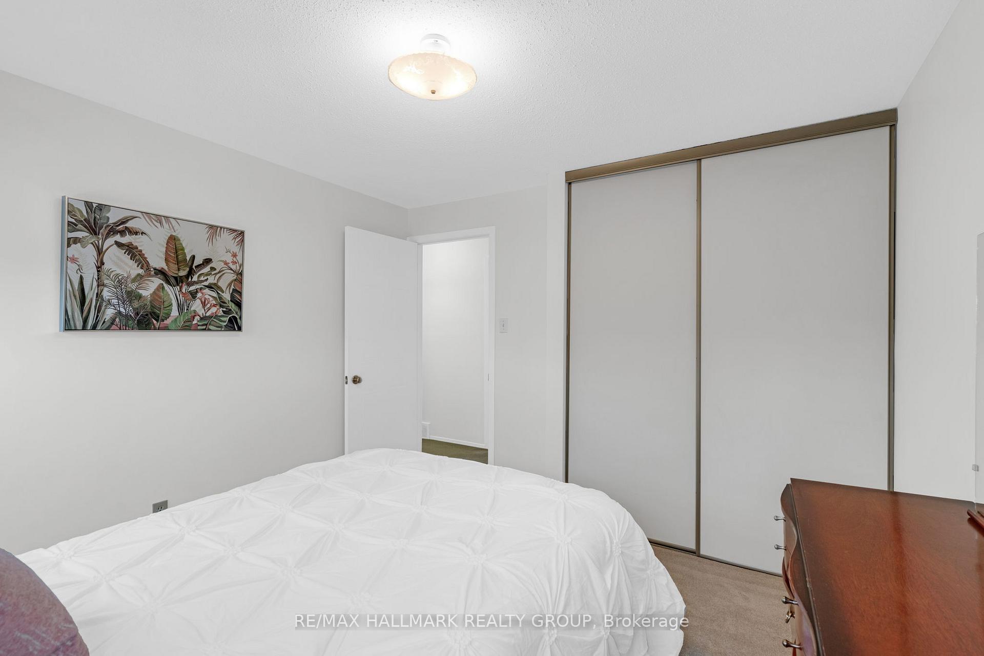 Photo 32 of 1437 Forest Valley Drive, Ottawa, Chapel Hill — HOMEH