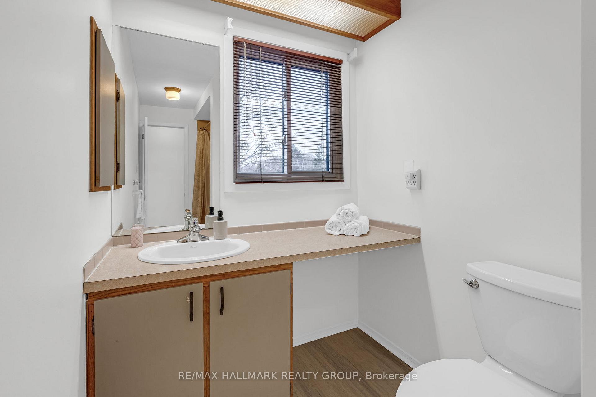 Photo 36 of 1437 Forest Valley Drive, Ottawa, Chapel Hill — HOMEH