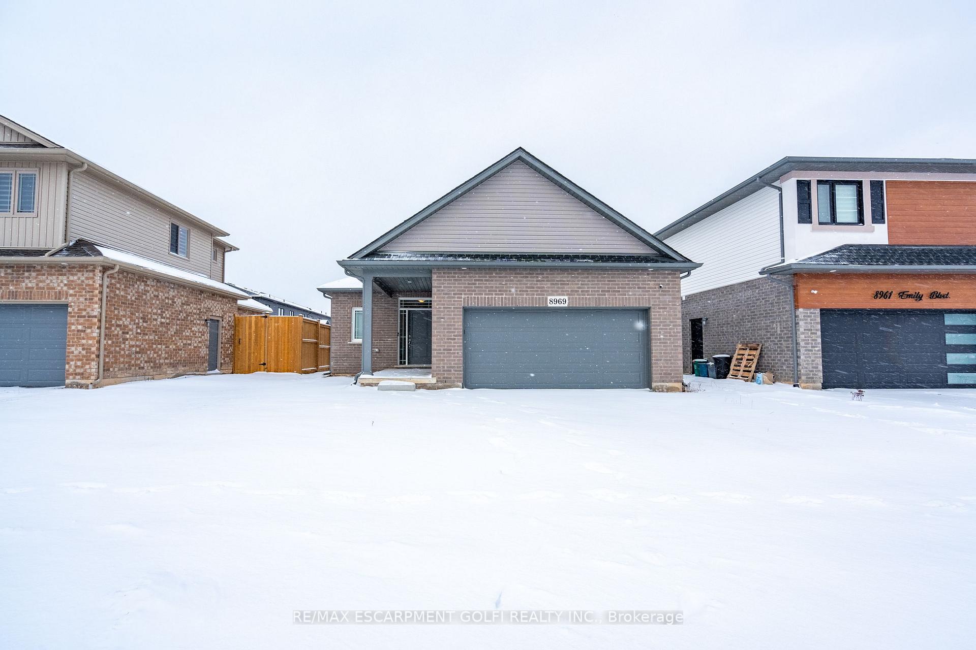Photo 1 of Unit MAIN, 8969 Emily Boulevard, Niagara Falls, Brown — HOMEH