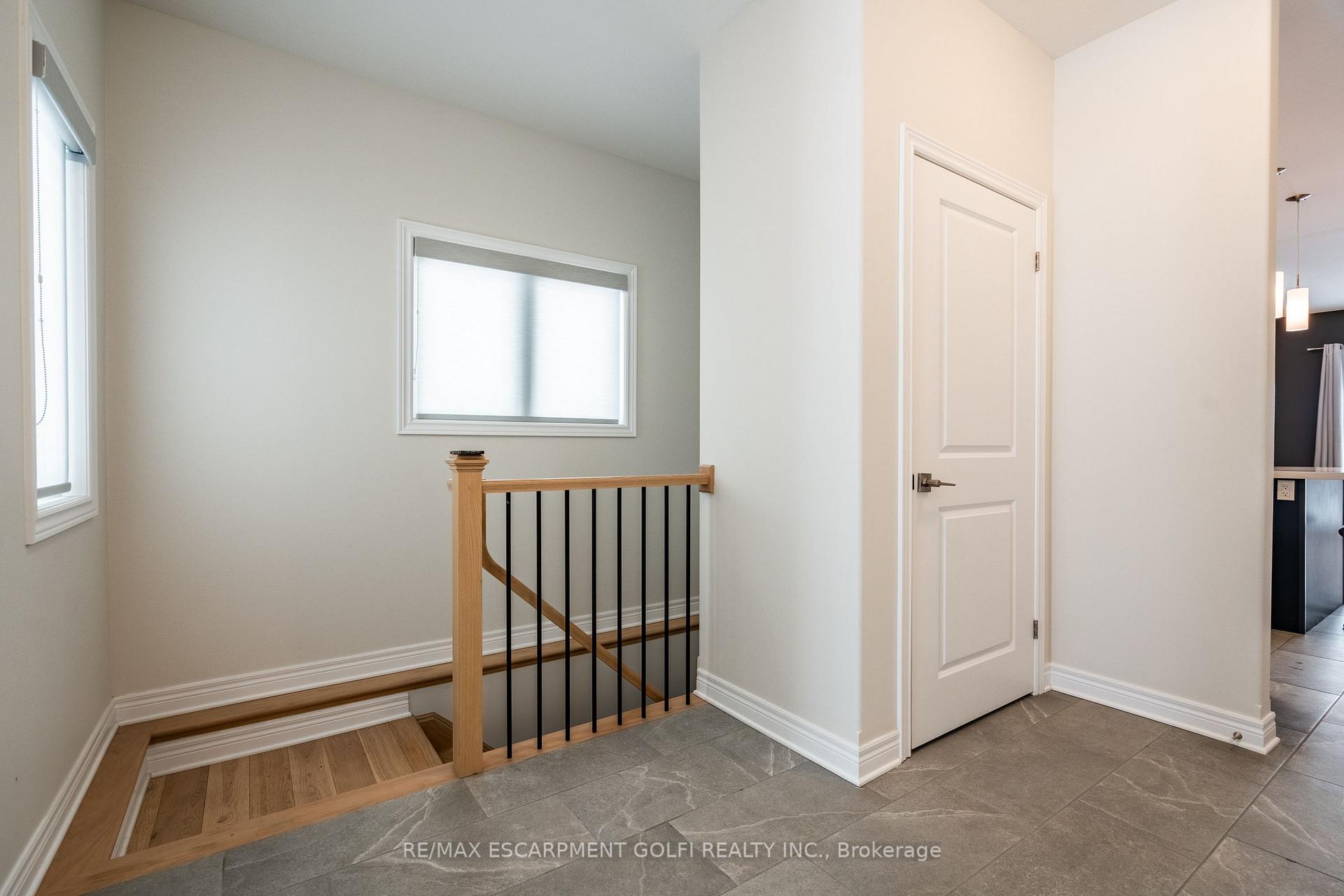 Photo 5 of Unit MAIN, 8969 Emily Boulevard, Niagara Falls, Brown — HOMEH