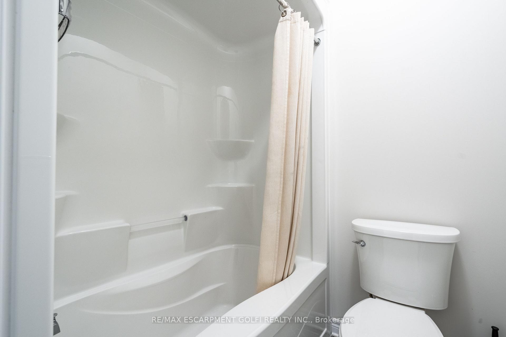 Photo 16 of Unit MAIN, 8969 Emily Boulevard, Niagara Falls, Brown — HOMEH