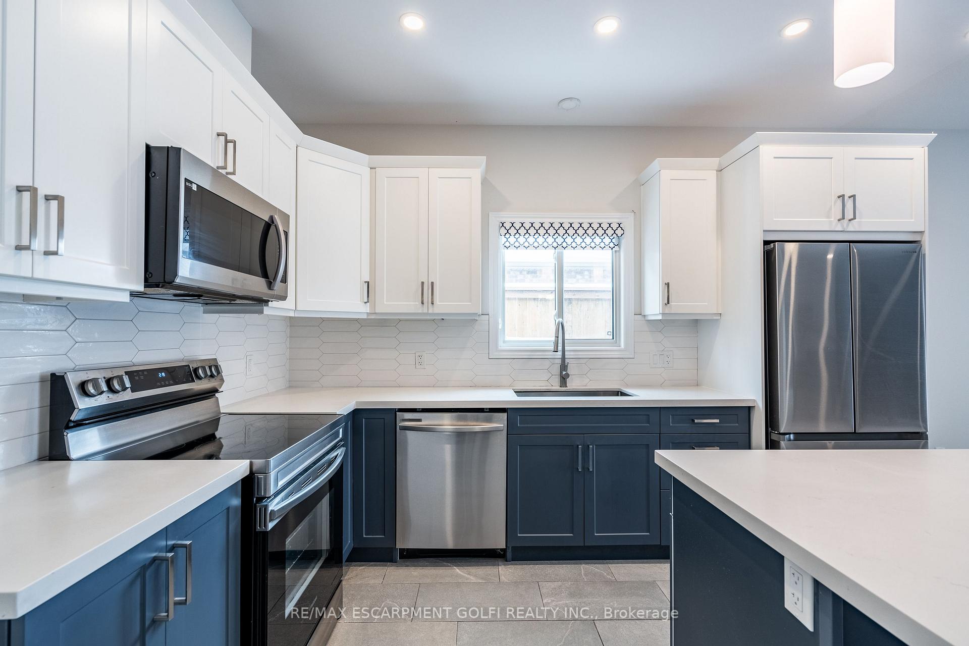 Photo 18 of Unit MAIN, 8969 Emily Boulevard, Niagara Falls, Brown — HOMEH