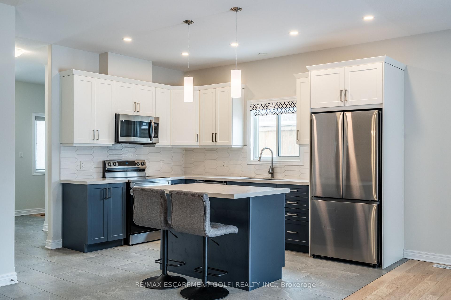 Photo 21 of Unit MAIN, 8969 Emily Boulevard, Niagara Falls, Brown — HOMEH