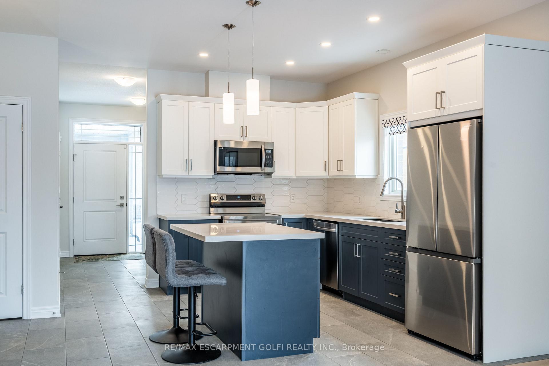 Photo 23 of Unit MAIN, 8969 Emily Boulevard, Niagara Falls, Brown — HOMEH
