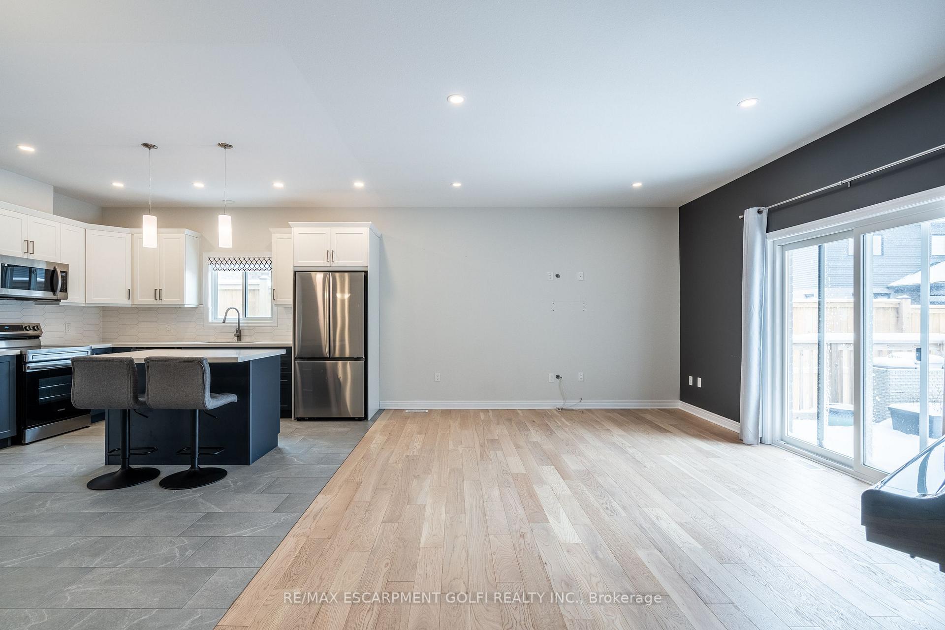 Photo 34 of Unit MAIN, 8969 Emily Boulevard, Niagara Falls, Brown — HOMEH