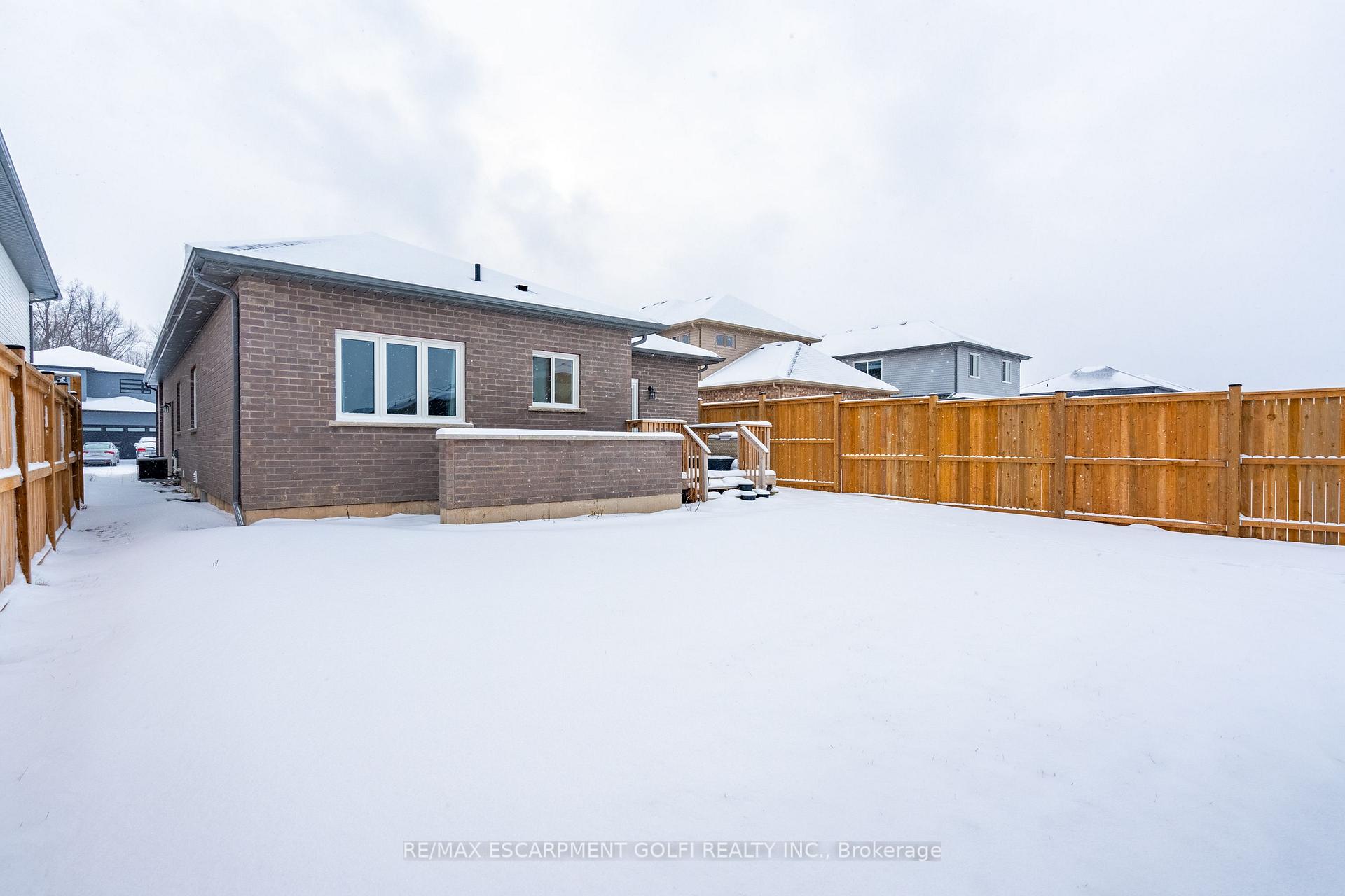 Photo 39 of Unit MAIN, 8969 Emily Boulevard, Niagara Falls, Brown — HOMEH