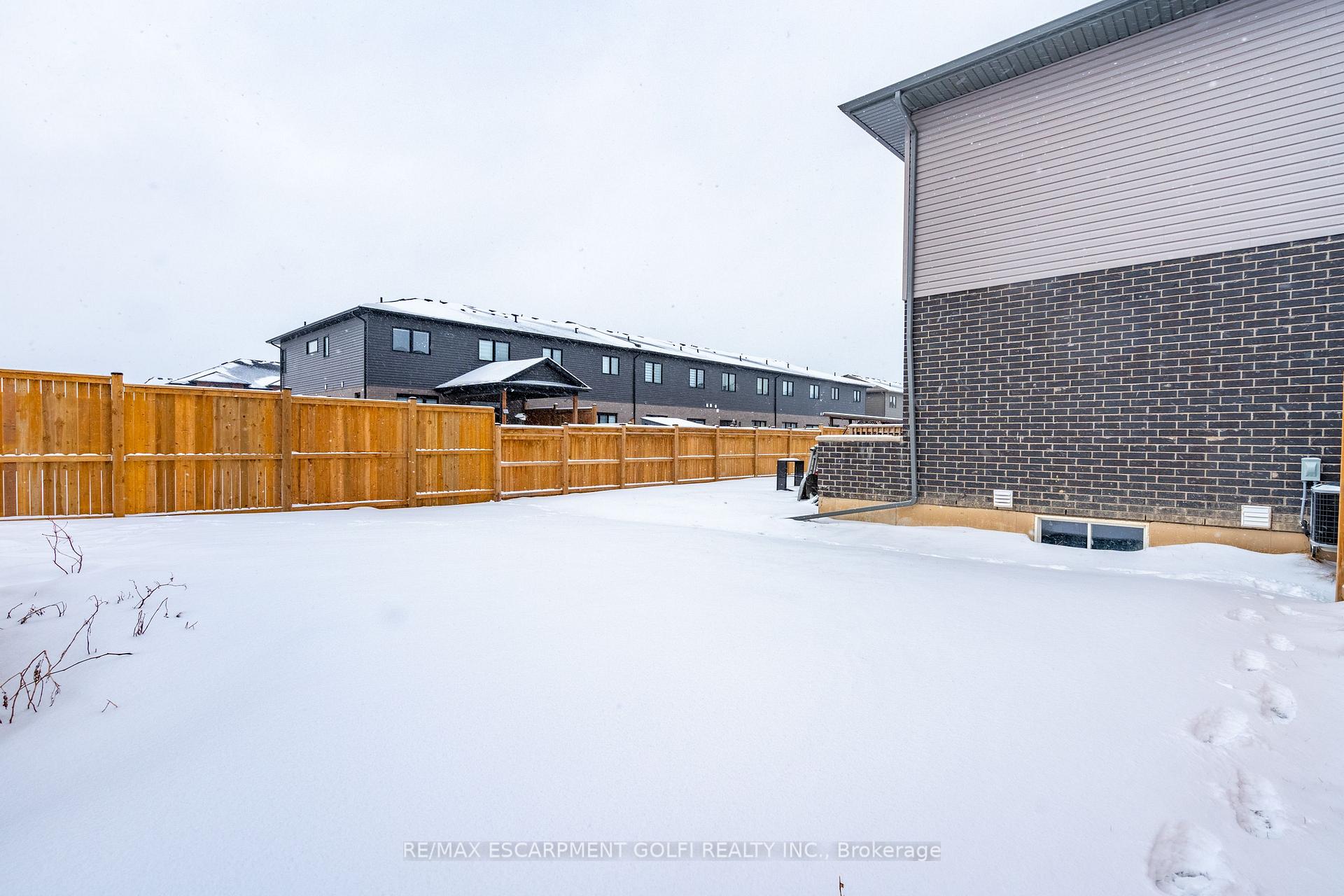 Photo 40 of Unit MAIN, 8969 Emily Boulevard, Niagara Falls, Brown — HOMEH