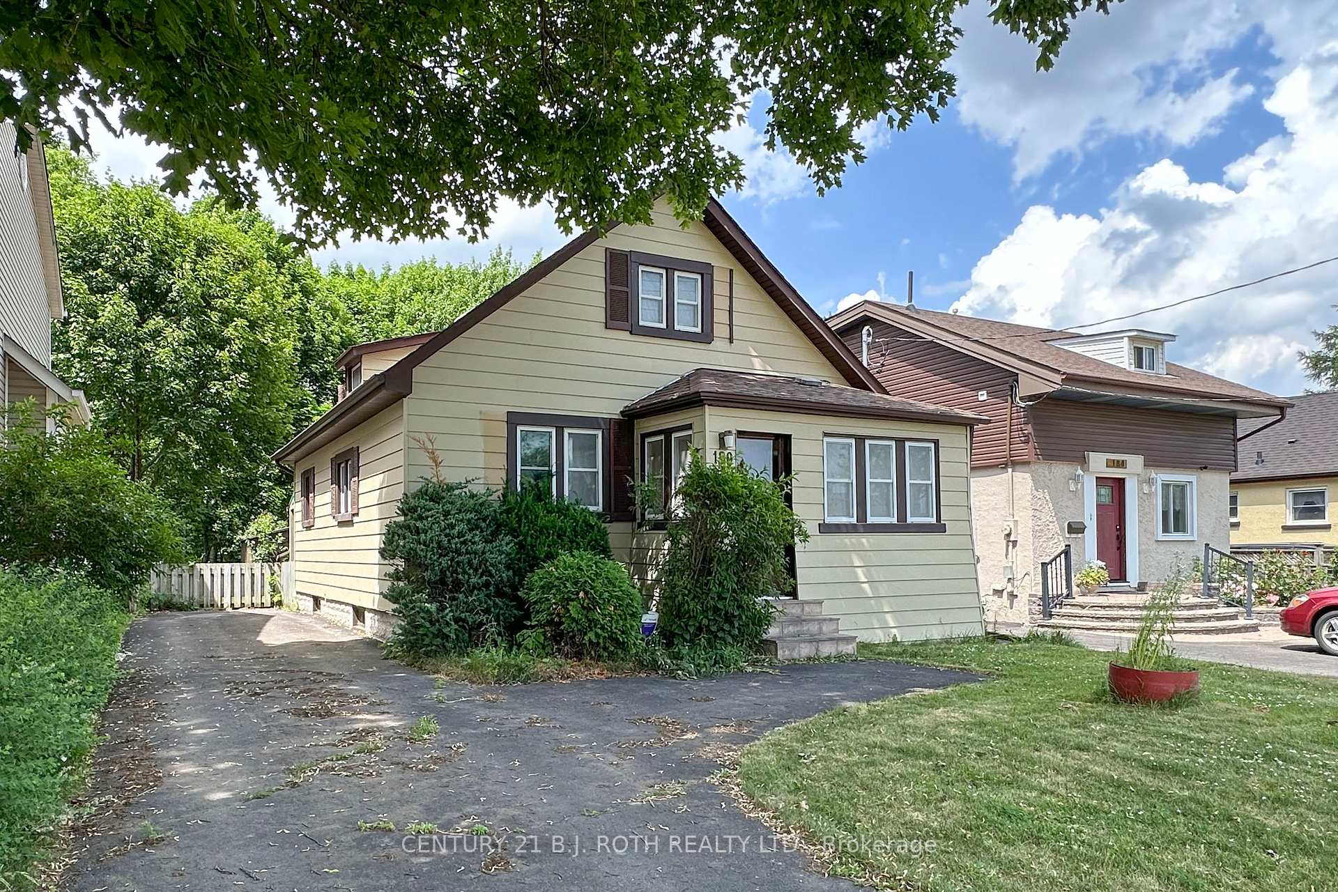 Front of 180 Hillcroft Street
