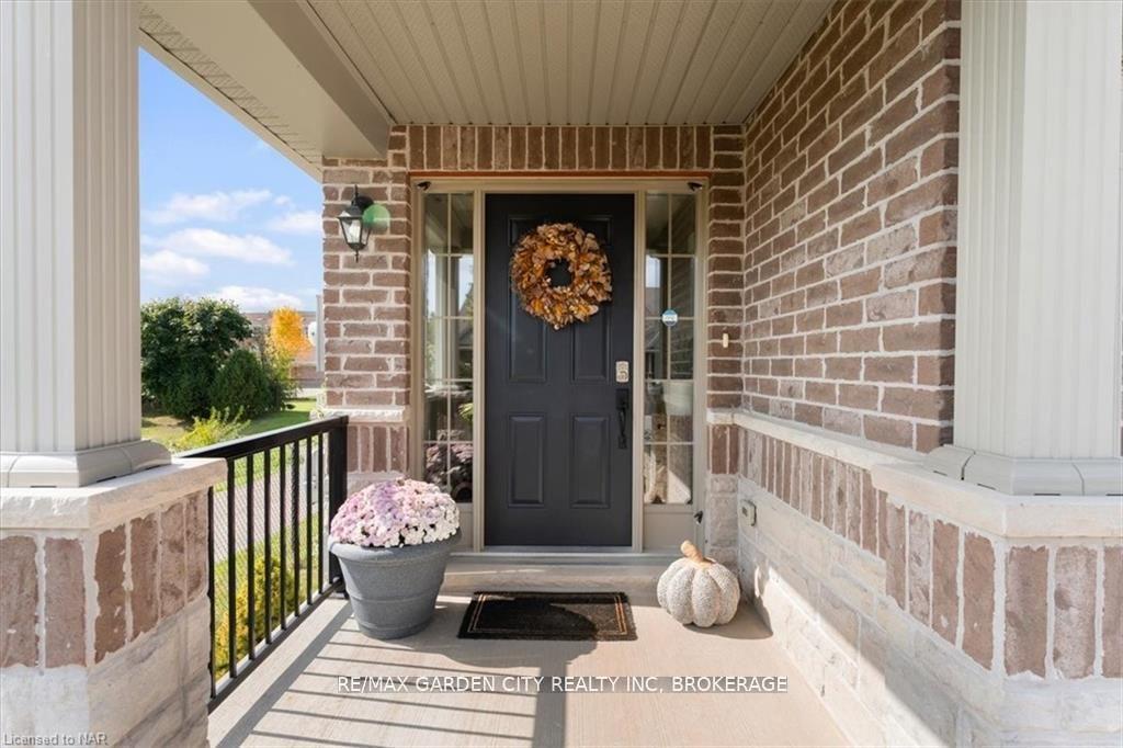 Photo 3 of 59 Abbott Place, Pelham, Fonthill — HOMEH