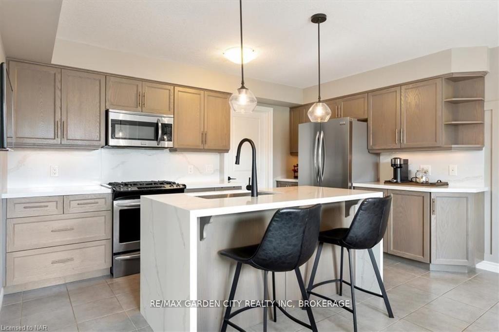 Photo 7 of 59 Abbott Place, Pelham, Fonthill — HOMEH