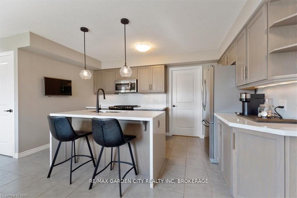 Photo 8 of 59 Abbott Place, Pelham, Fonthill — HOMEH