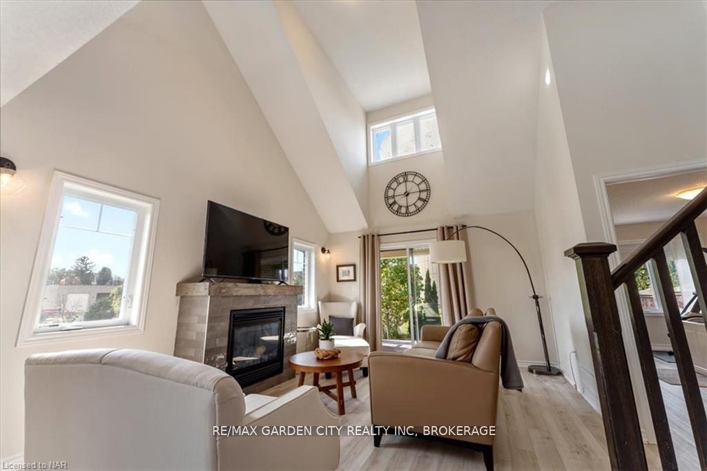 Photo 14 of 59 Abbott Place, Pelham, Fonthill — HOMEH