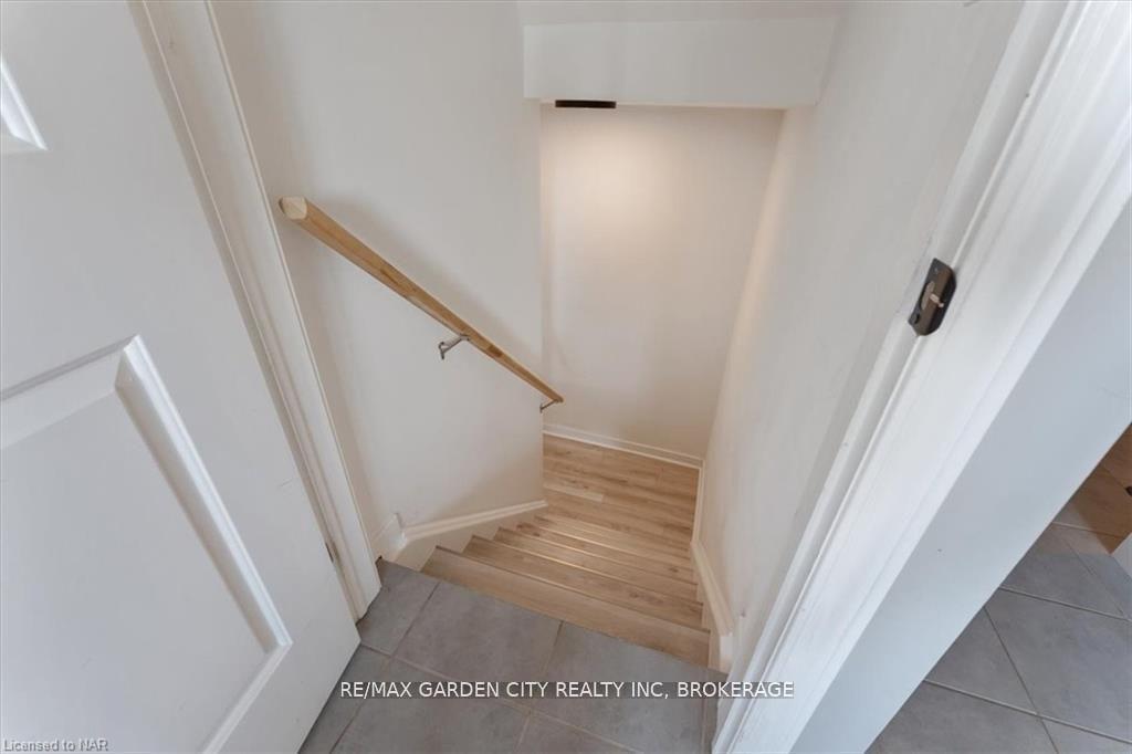 Photo 28 of 59 Abbott Place, Pelham, Fonthill — HOMEH