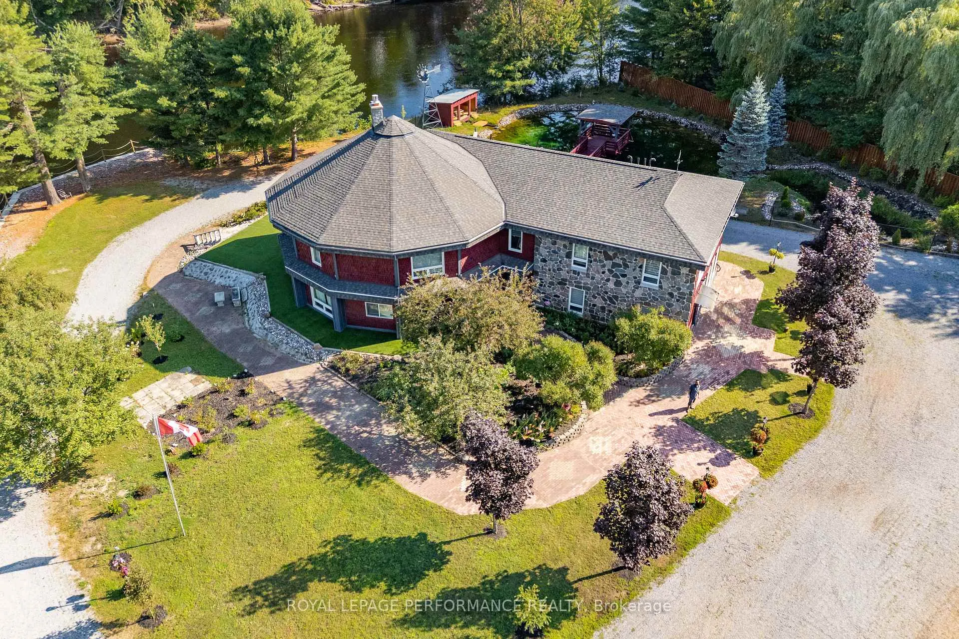 Photo of 1371 Victoria Street