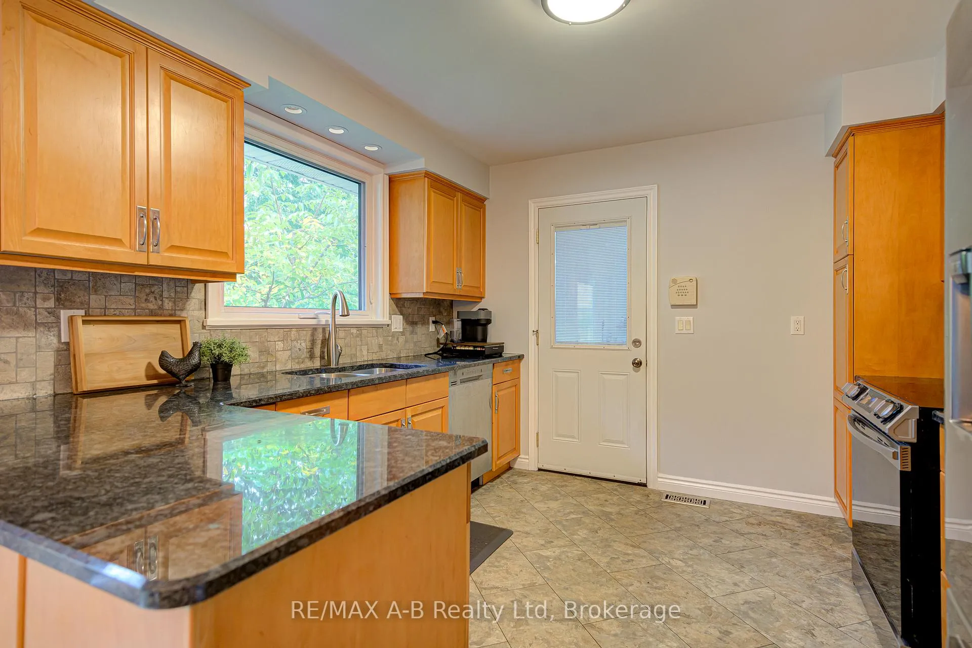 Photo 10 of 254 Boyce Street, Perth South, Sebringville — HOMEH