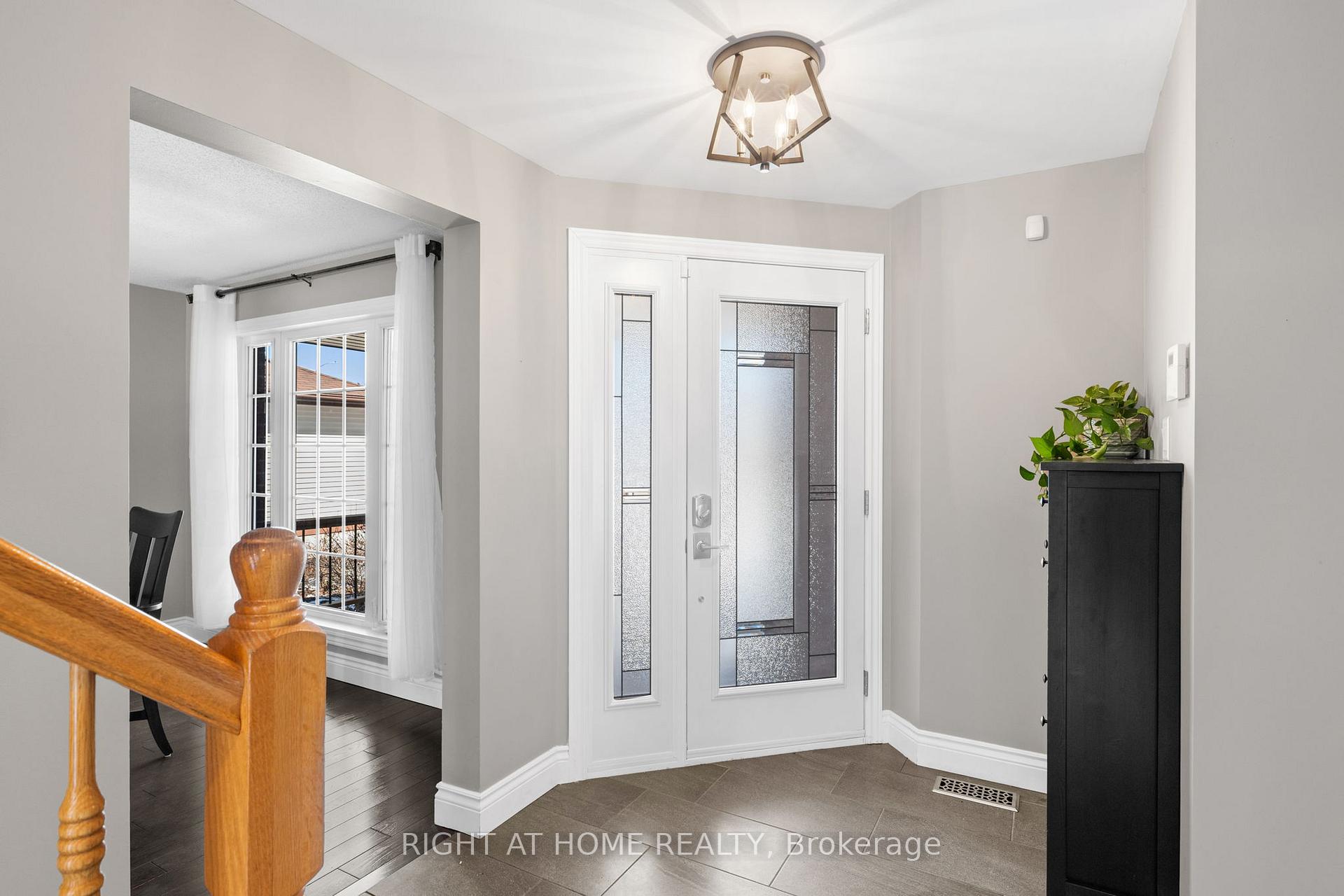 Photo 4 of 1670 Teakdale Avenue, Ottawa, Chapel Hill — HOMEH