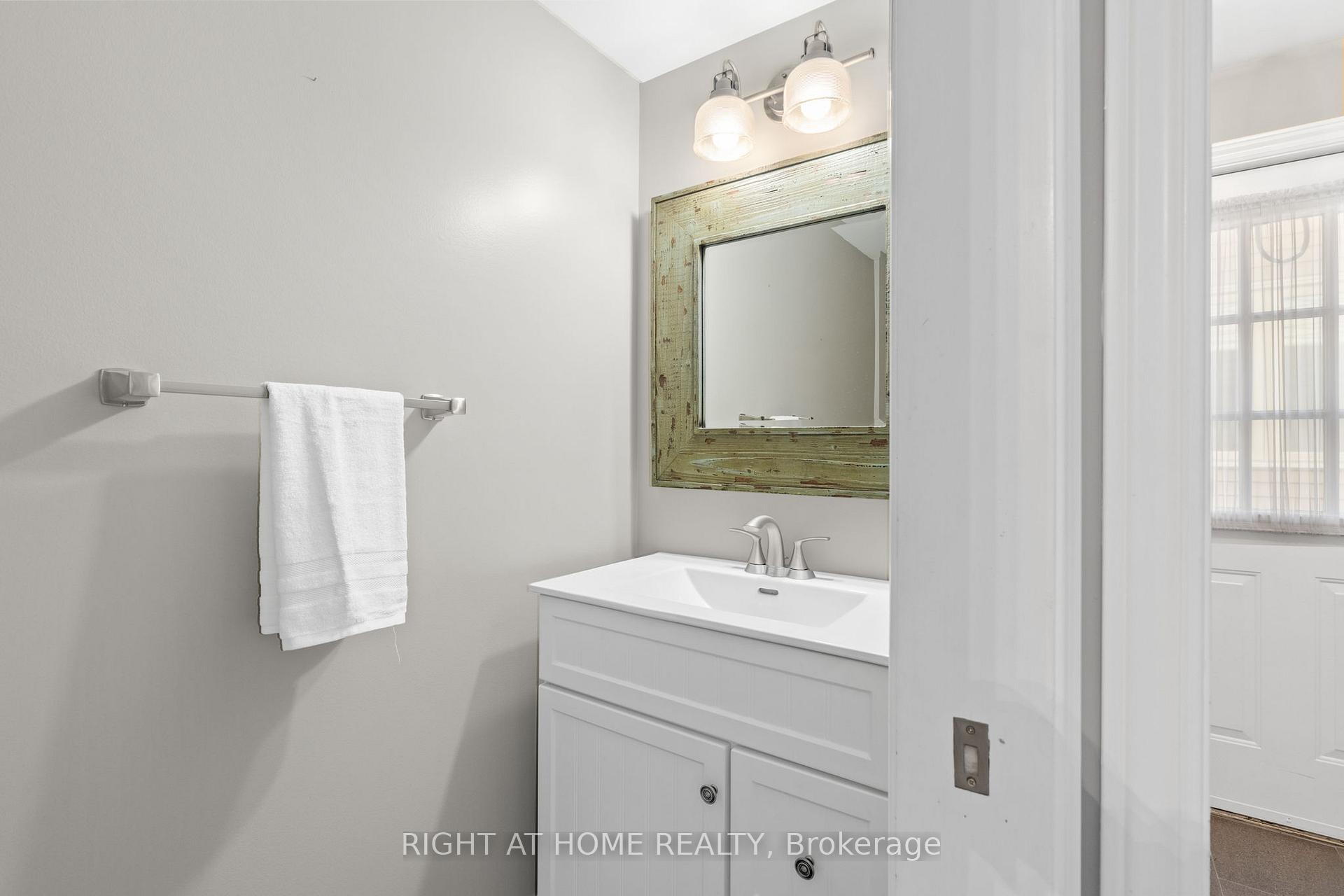 Photo 16 of 1670 Teakdale Avenue, Ottawa, Chapel Hill — HOMEH