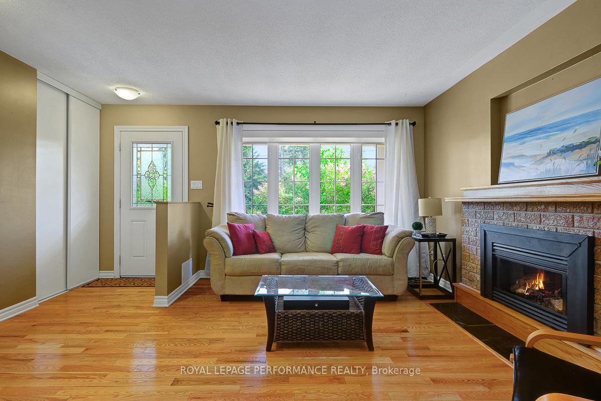 Photo 10 of 1895 Horizon Drive, Ottawa, Vars Village — HOMEH