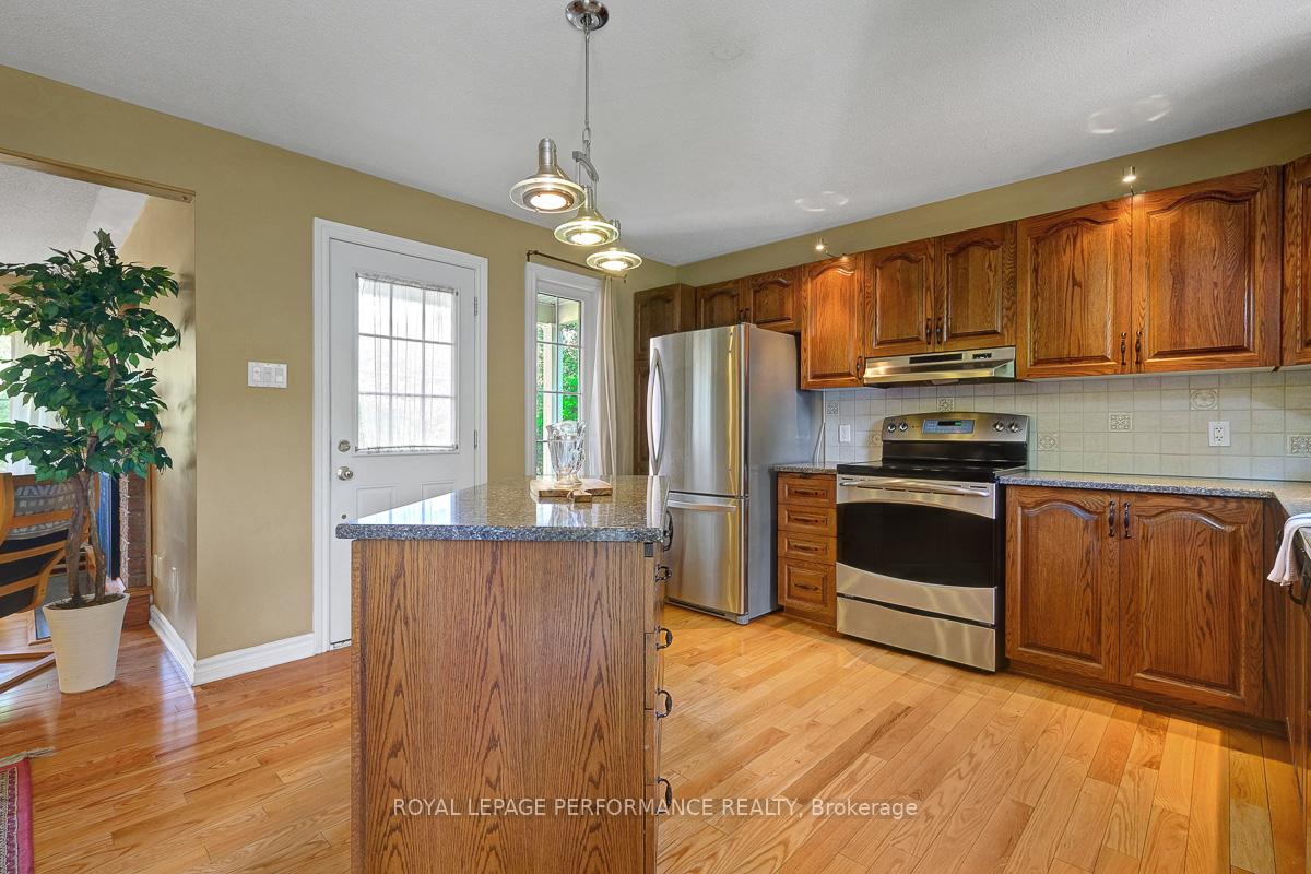 Photo 15 of 1895 Horizon Drive, Ottawa, Vars Village — HOMEH