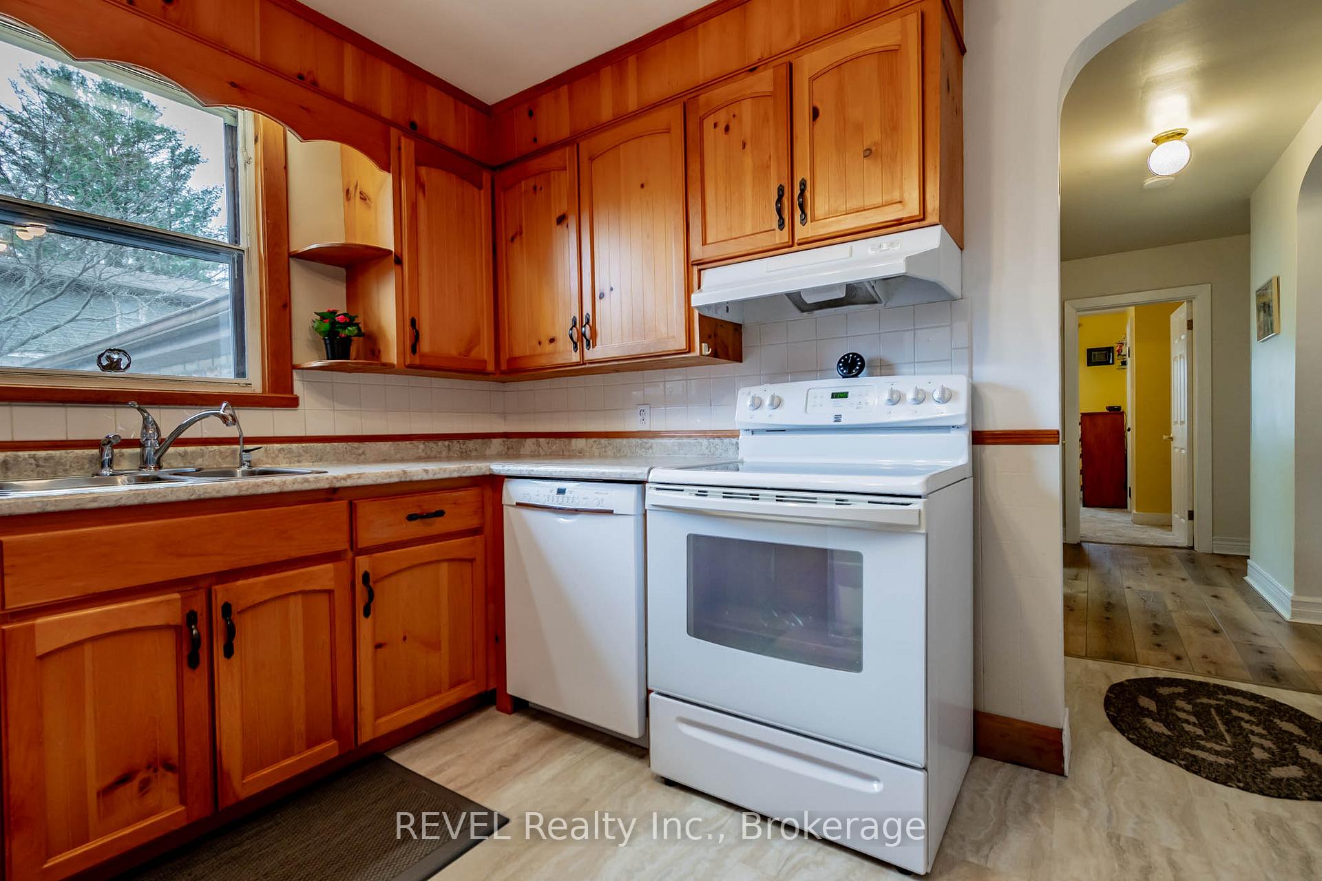 Photo 18 of 719 Church Street, Pelham, Fenwick — HOMEH