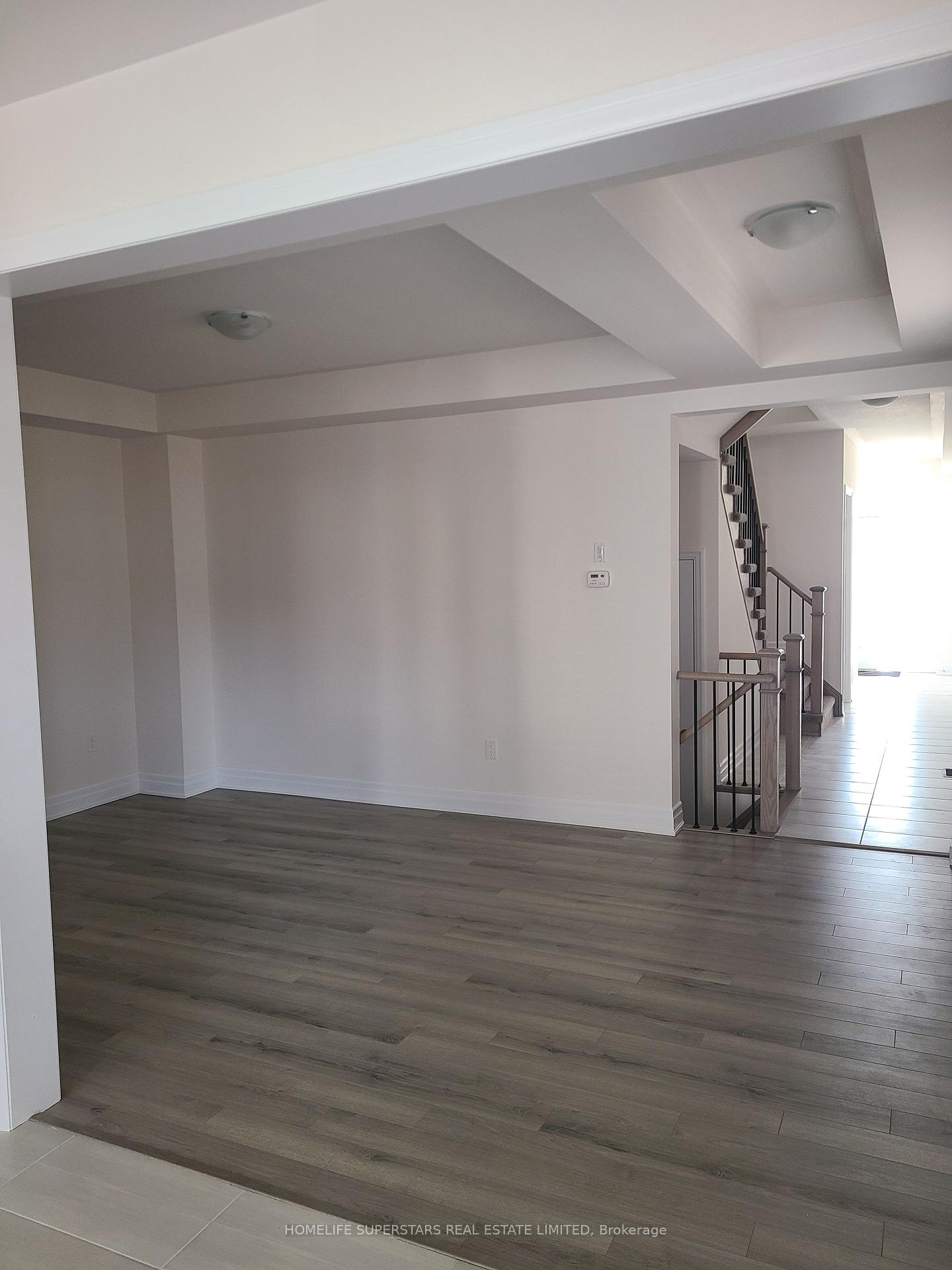 Photo 13 of 9243 White Oak Avenue, Niagara Falls, Lyons Creek — HOMEH