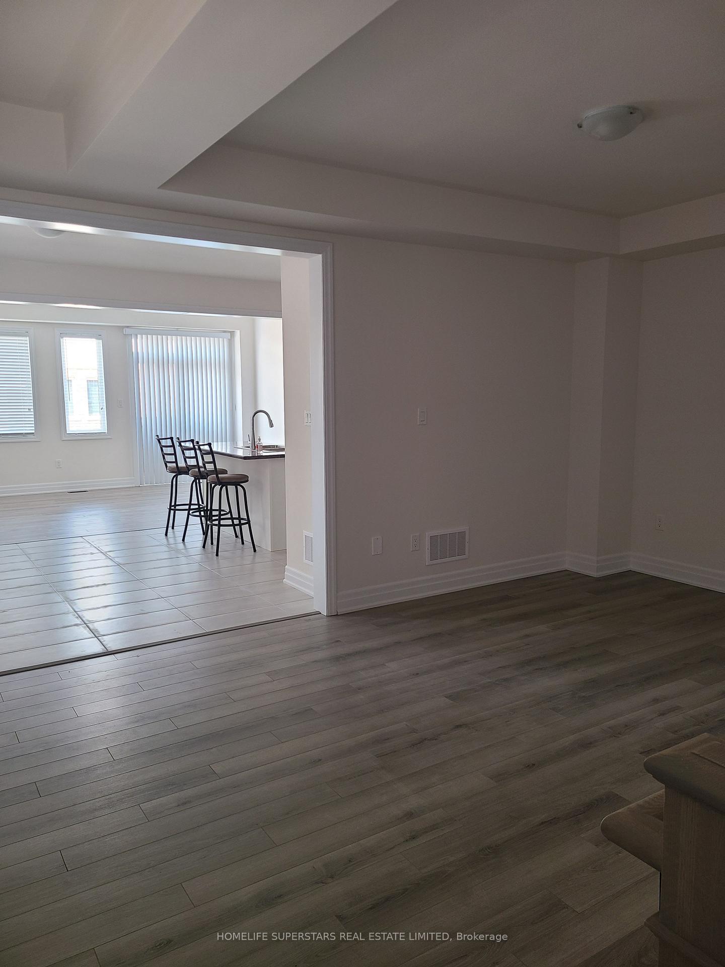 Photo 14 of 9243 White Oak Avenue, Niagara Falls, Lyons Creek — HOMEH