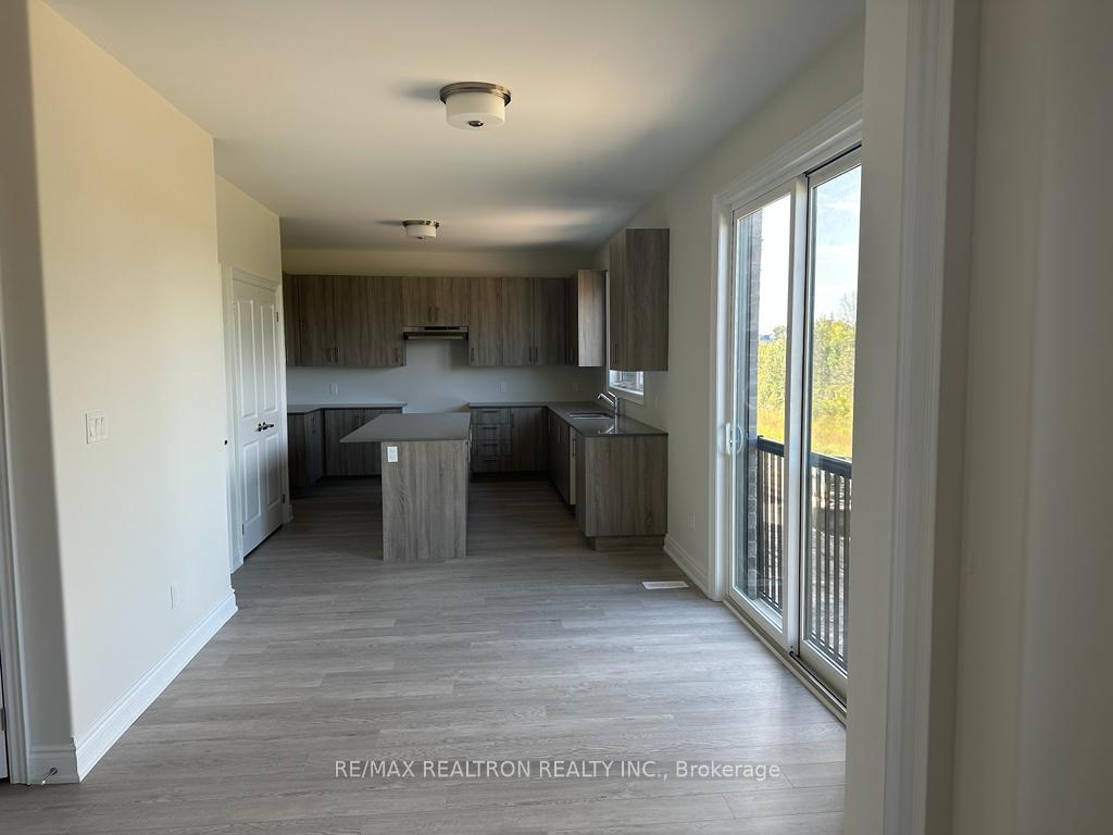 Photo 4 of 326 Cullen Trail, Peterborough, Northcrest Ward 5 — HOMEH