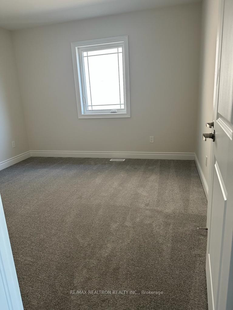Photo 8 of 326 Cullen Trail, Peterborough, Northcrest Ward 5 — HOMEH