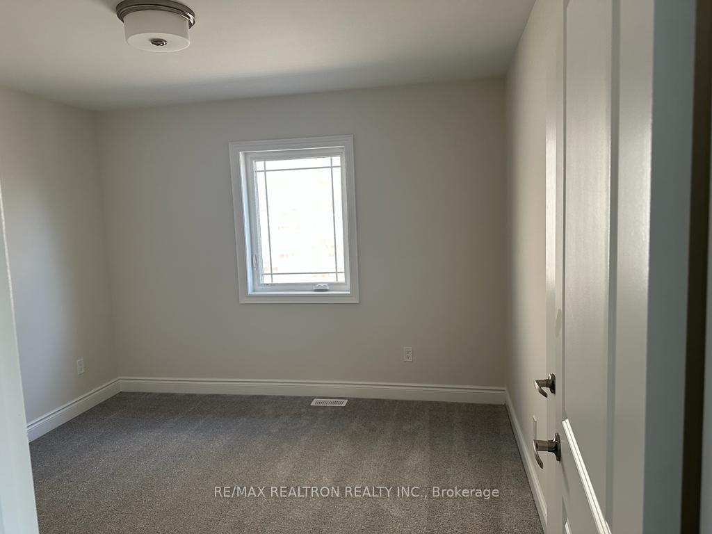 Photo 9 of 326 Cullen Trail, Peterborough, Northcrest Ward 5 — HOMEH