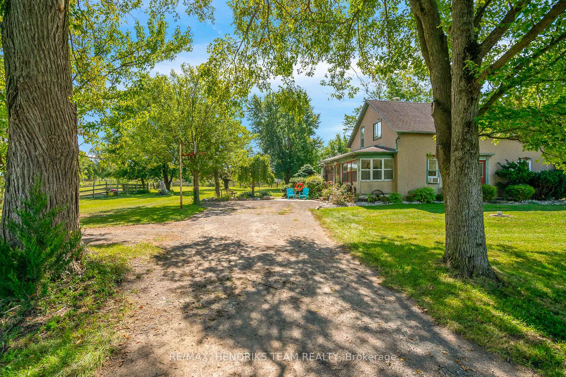 Photo 2 of 9850 Carl Road, Niagara Falls, Schisler — HOMEH