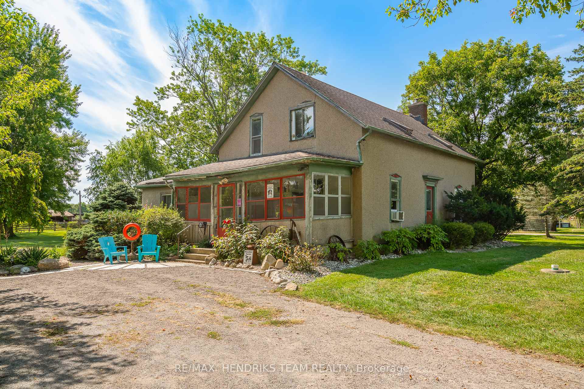 Photo 3 of 9850 Carl Road, Niagara Falls, Schisler — HOMEH