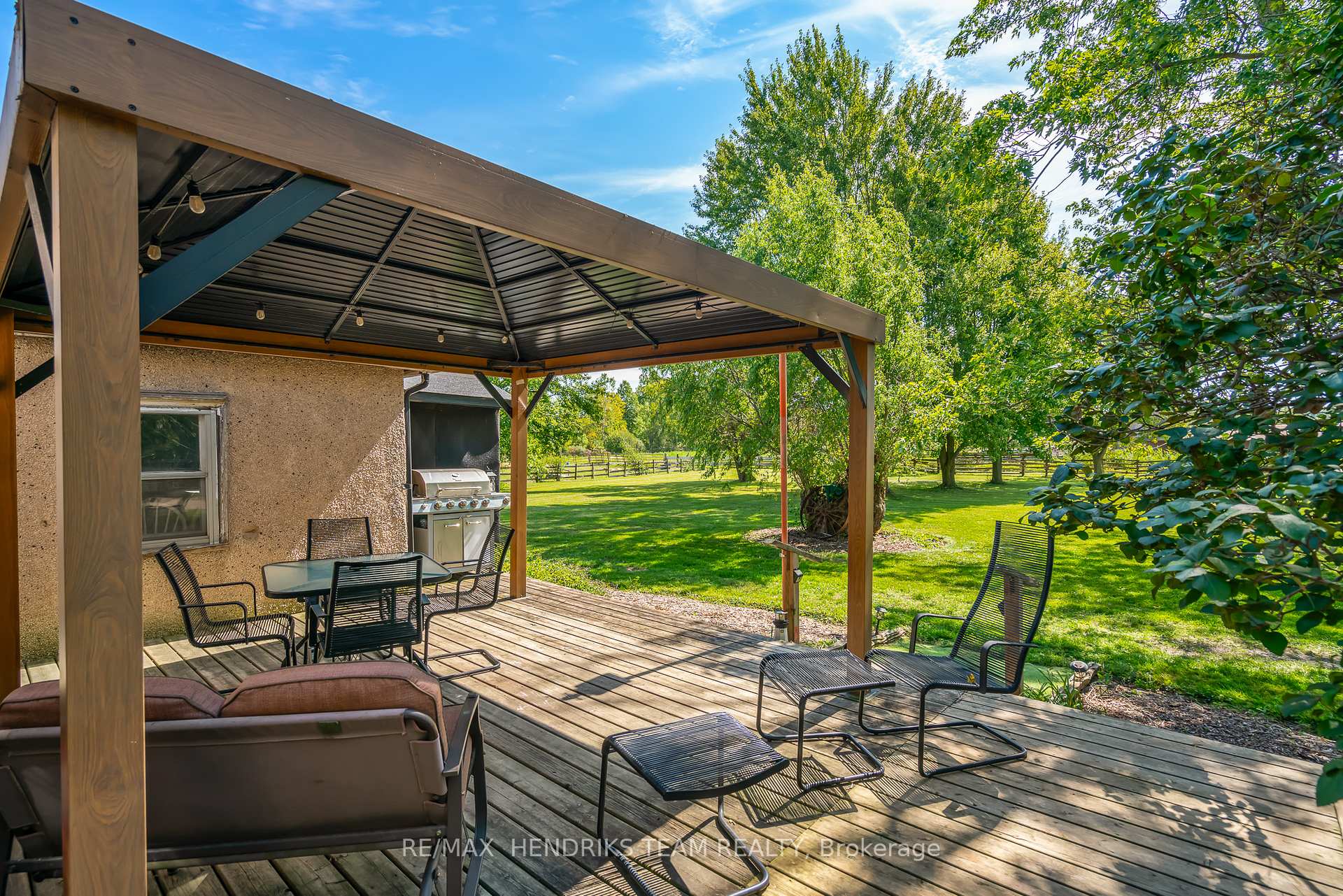Photo 5 of 9850 Carl Road, Niagara Falls, Schisler — HOMEH