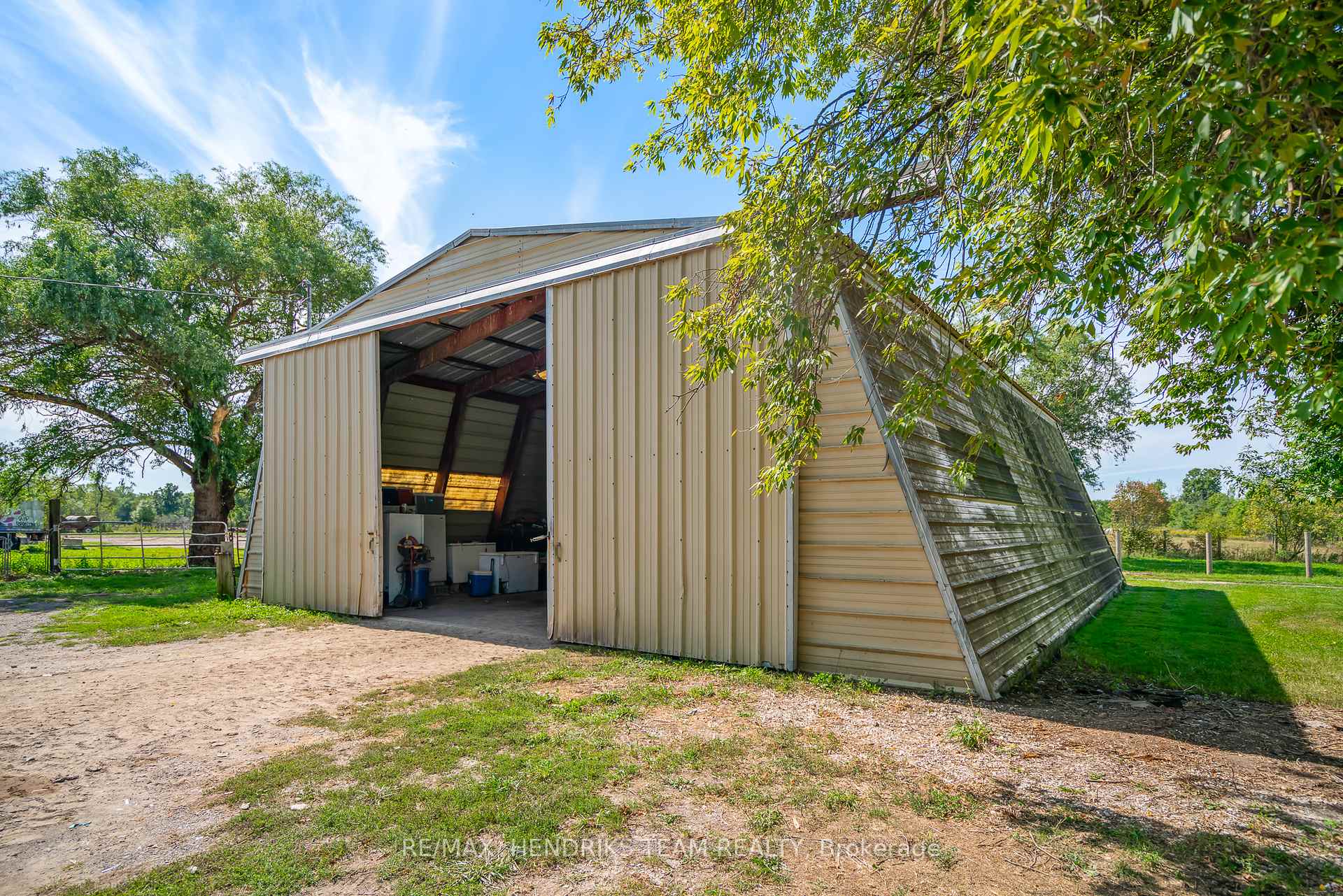 Photo 10 of 9850 Carl Road, Niagara Falls, Schisler — HOMEH