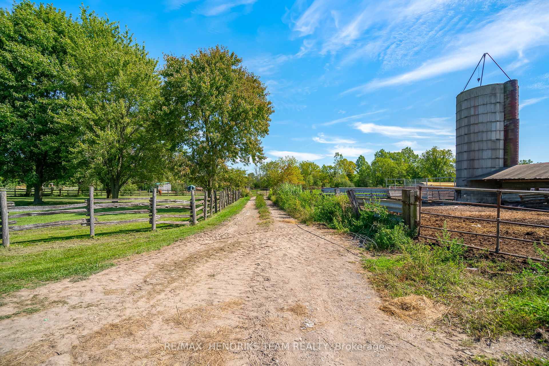 Photo 13 of 9850 Carl Road, Niagara Falls, Schisler — HOMEH