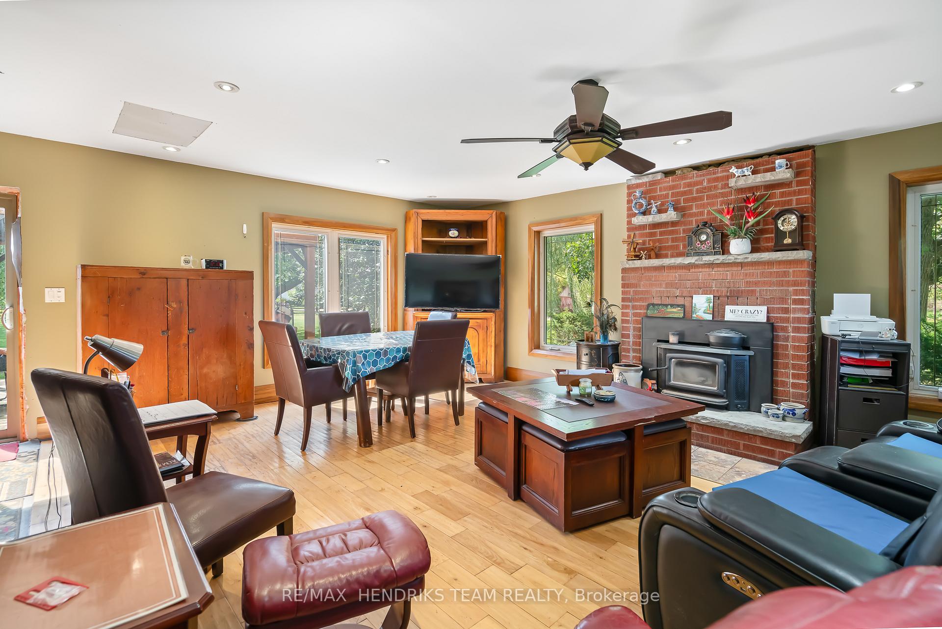 Photo 36 of 9850 Carl Road, Niagara Falls, Schisler — HOMEH