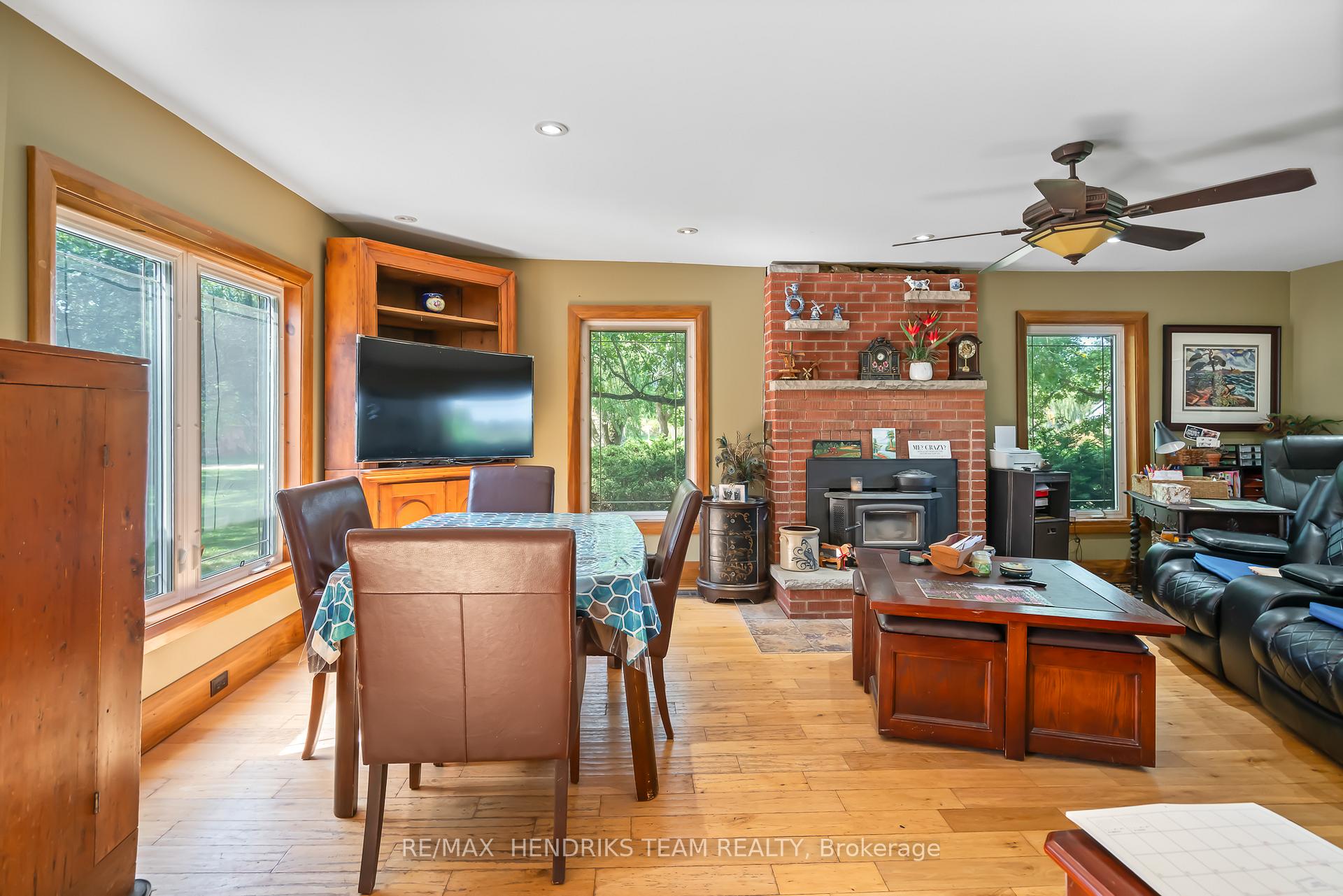Photo 38 of 9850 Carl Road, Niagara Falls, Schisler — HOMEH