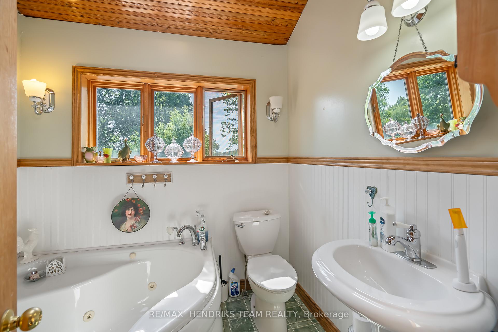 Photo 46 of 9850 Carl Road, Niagara Falls, Schisler — HOMEH