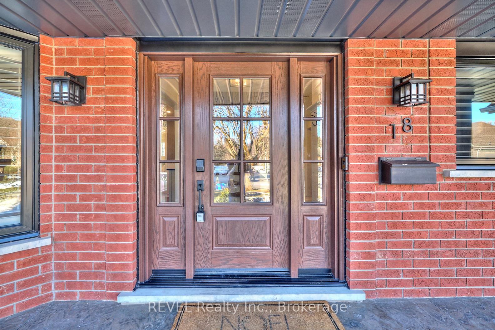 Photo 3 of 18 Brookfield Court, Pelham, Fonthill — HOMEH