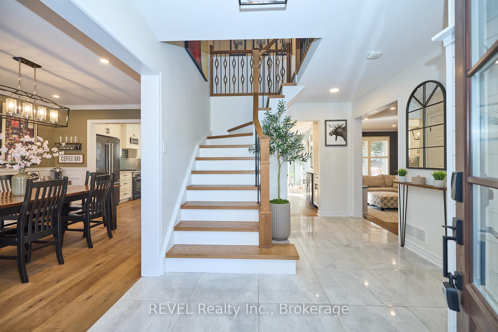 Photo 4 of 18 Brookfield Court, Pelham, Fonthill — HOMEH