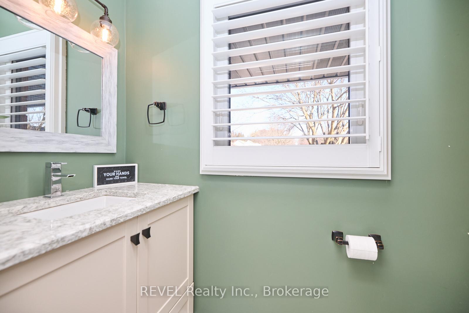 Photo 8 of 18 Brookfield Court, Pelham, Fonthill — HOMEH