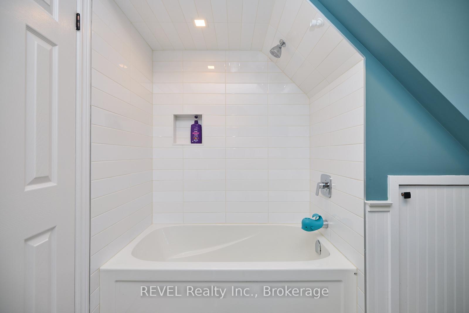 Photo 21 of 18 Brookfield Court, Pelham, Fonthill — HOMEH