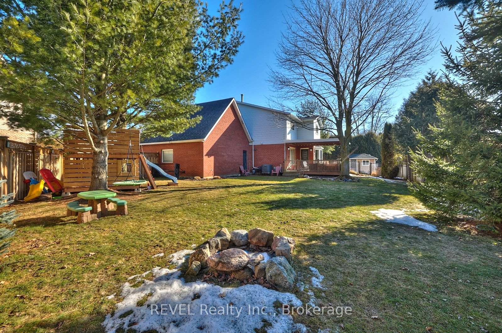 Photo 32 of 18 Brookfield Court, Pelham, Fonthill — HOMEH