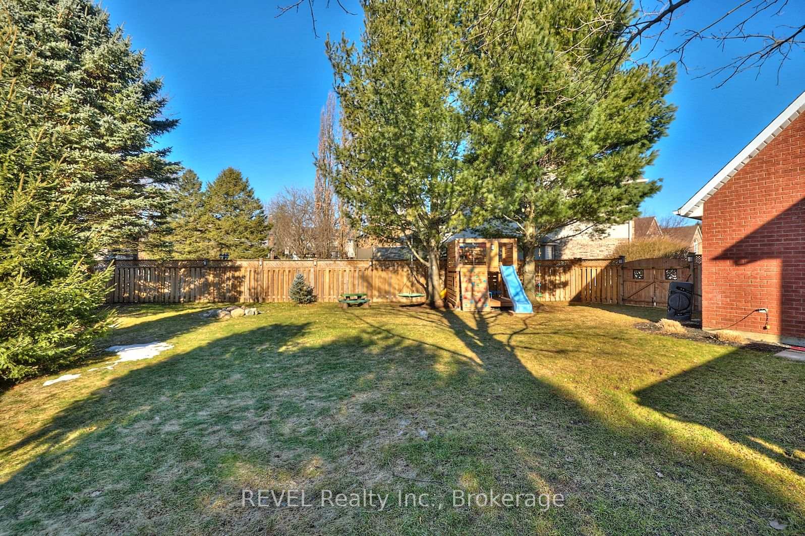 Photo 34 of 18 Brookfield Court, Pelham, Fonthill — HOMEH