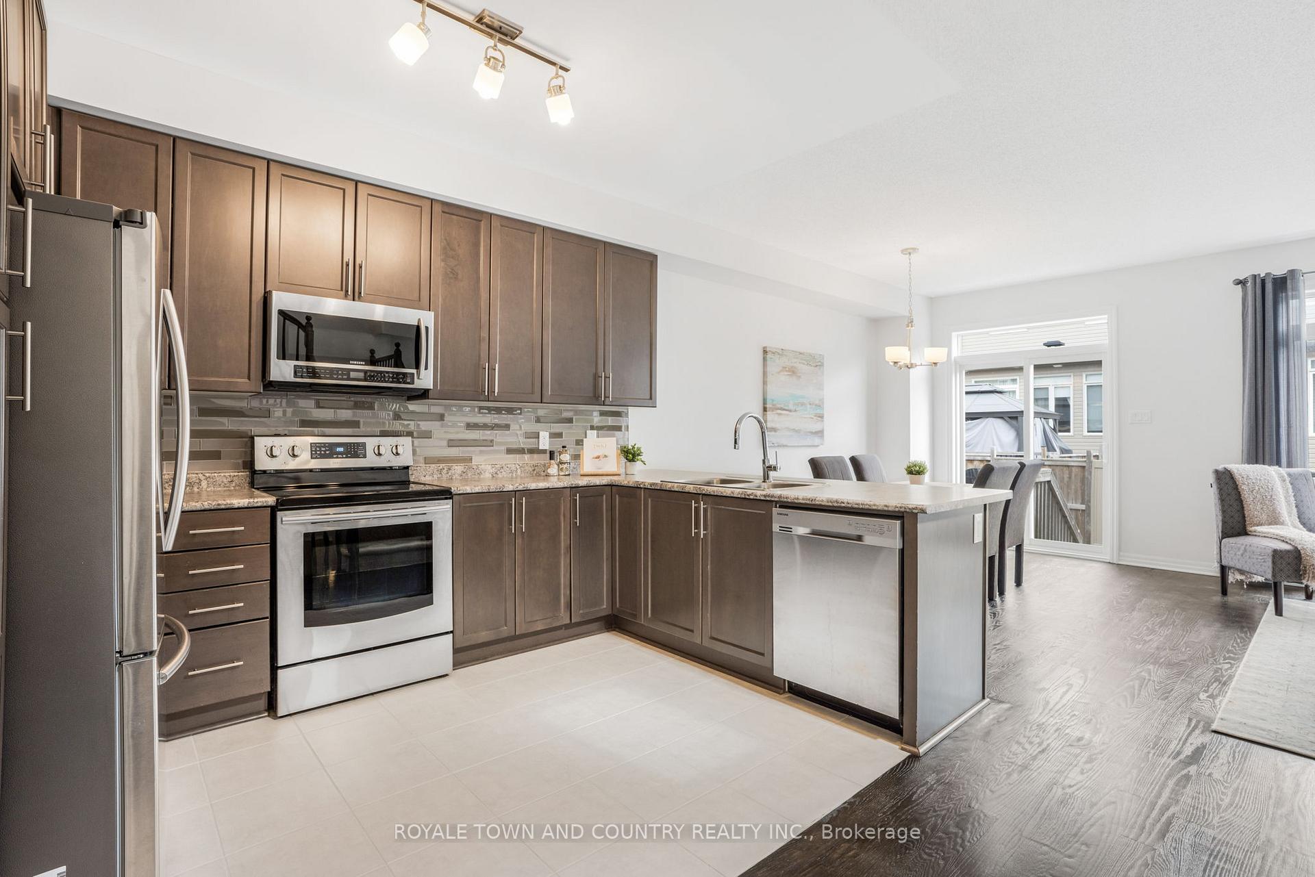 Photo 8 of 634 Spring Valley Drive, Ottawa, Mer Bleue/Bradley Estates/Anderson Park — HOMEH