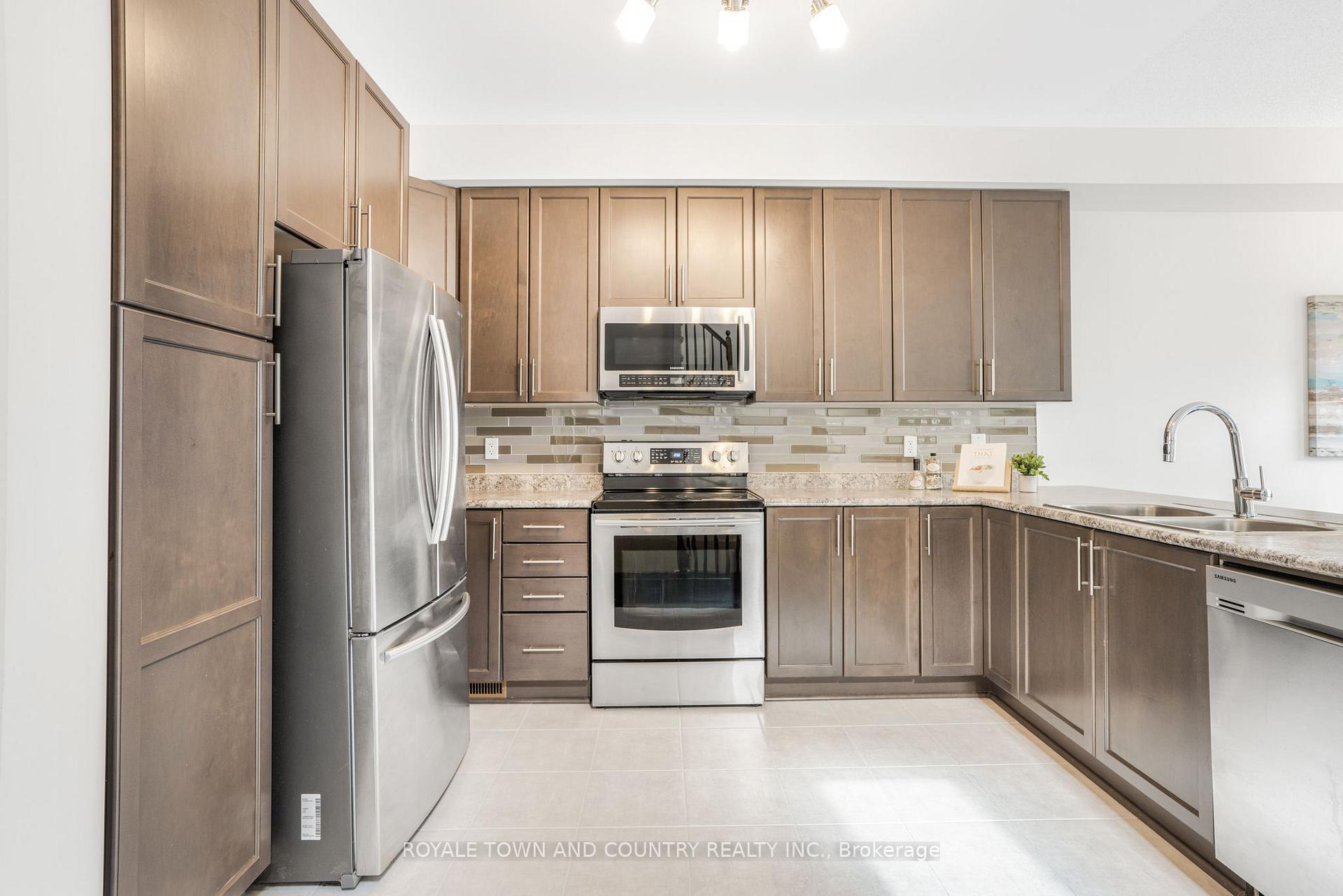 Photo 9 of 634 Spring Valley Drive, Ottawa, Mer Bleue/Bradley Estates/Anderson Park — HOMEH