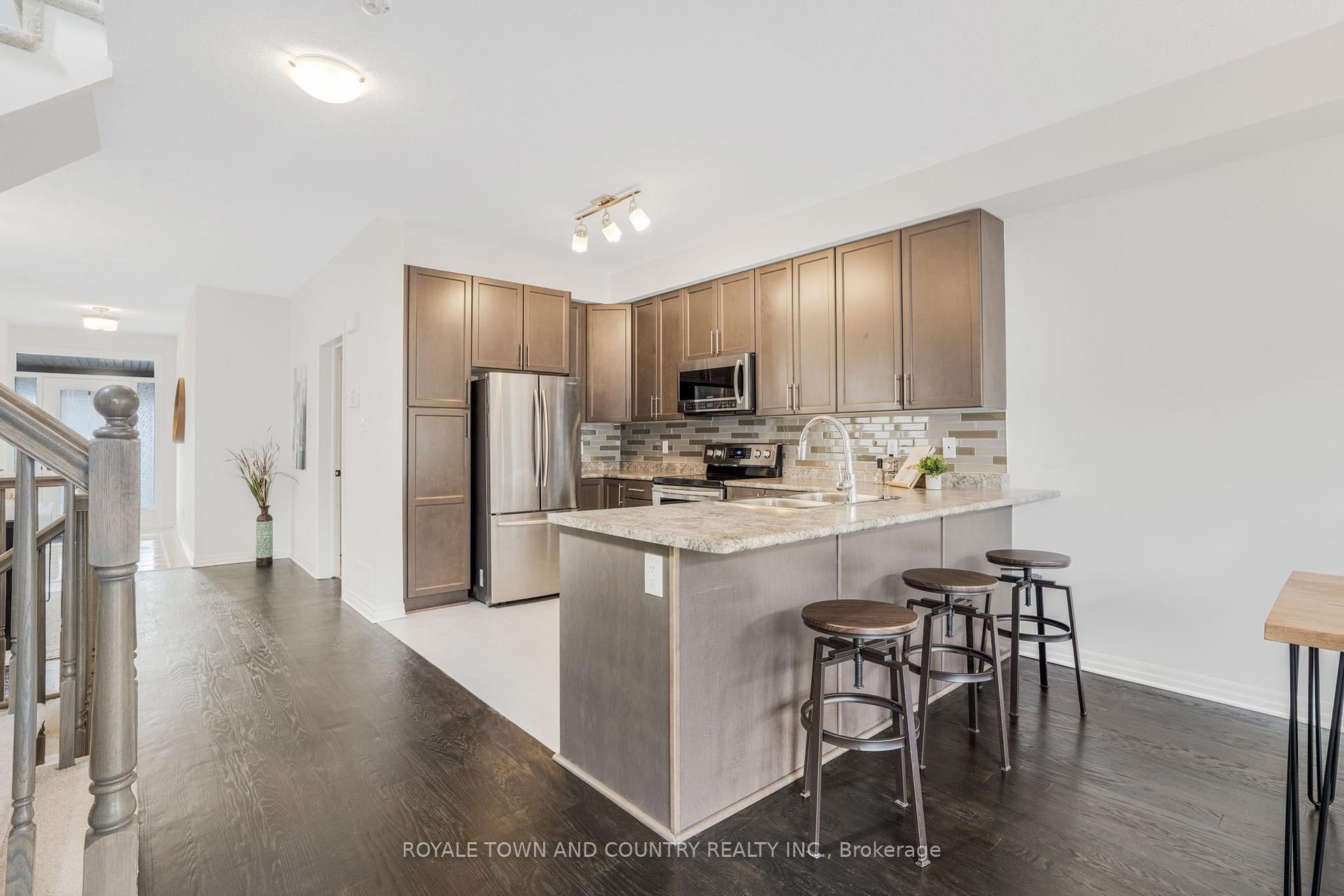 Photo 11 of 634 Spring Valley Drive, Ottawa, Mer Bleue/Bradley Estates/Anderson Park — HOMEH